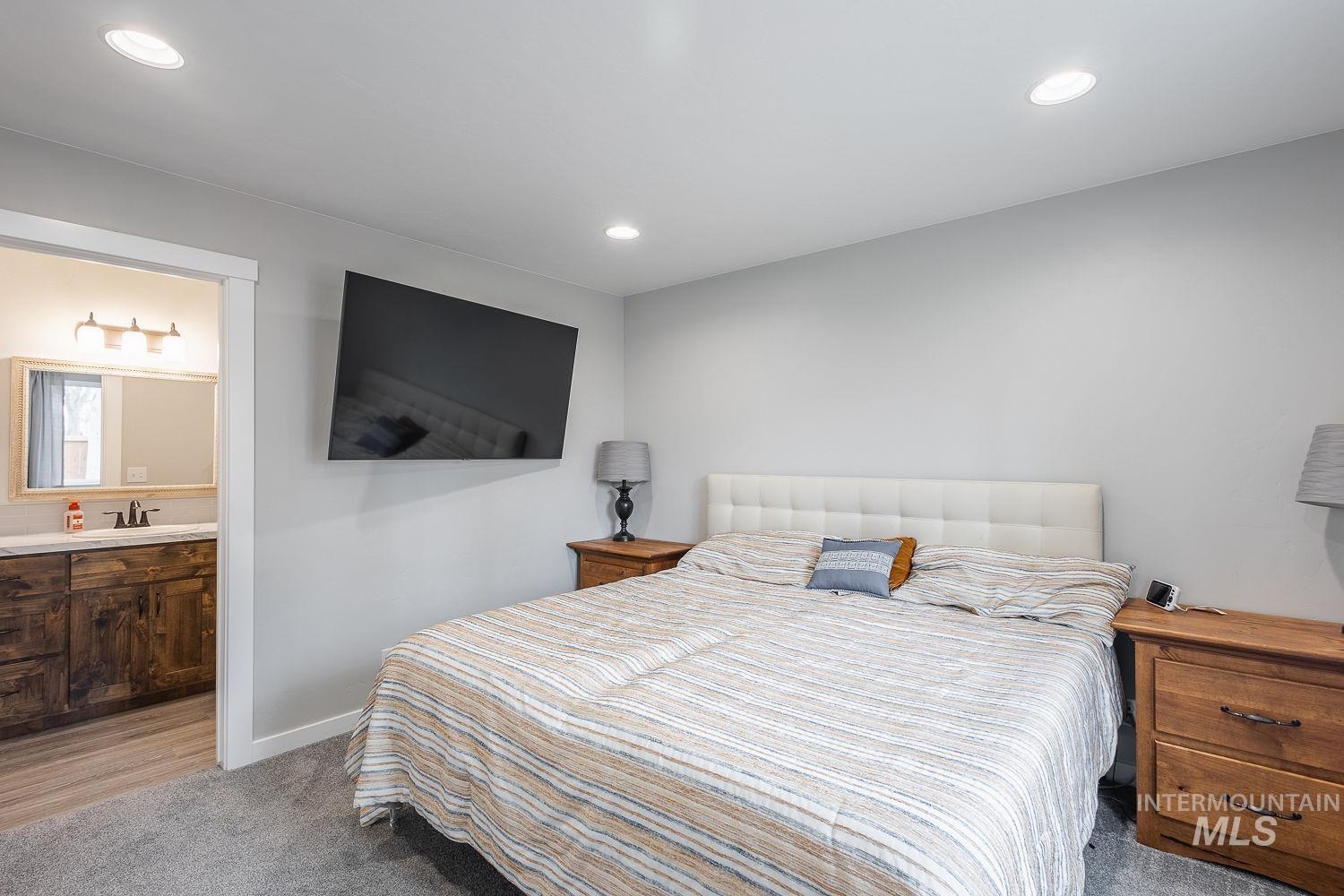 310 W owyhee ave., Homedale, Idaho 83628, 3 Bedrooms, 2 Bathrooms, Residential For Sale, Price $355,000, 98976398