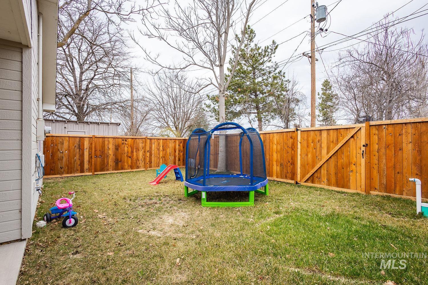 310 W owyhee ave., Homedale, Idaho 83628, 3 Bedrooms, 2 Bathrooms, Residential For Sale, Price $355,000, 98976398