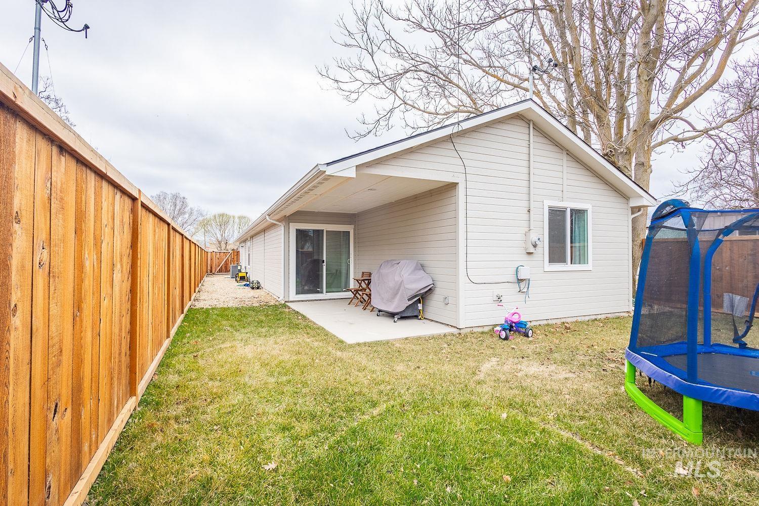 310 W owyhee ave., Homedale, Idaho 83628, 3 Bedrooms, 2 Bathrooms, Residential For Sale, Price $355,000, 98976398