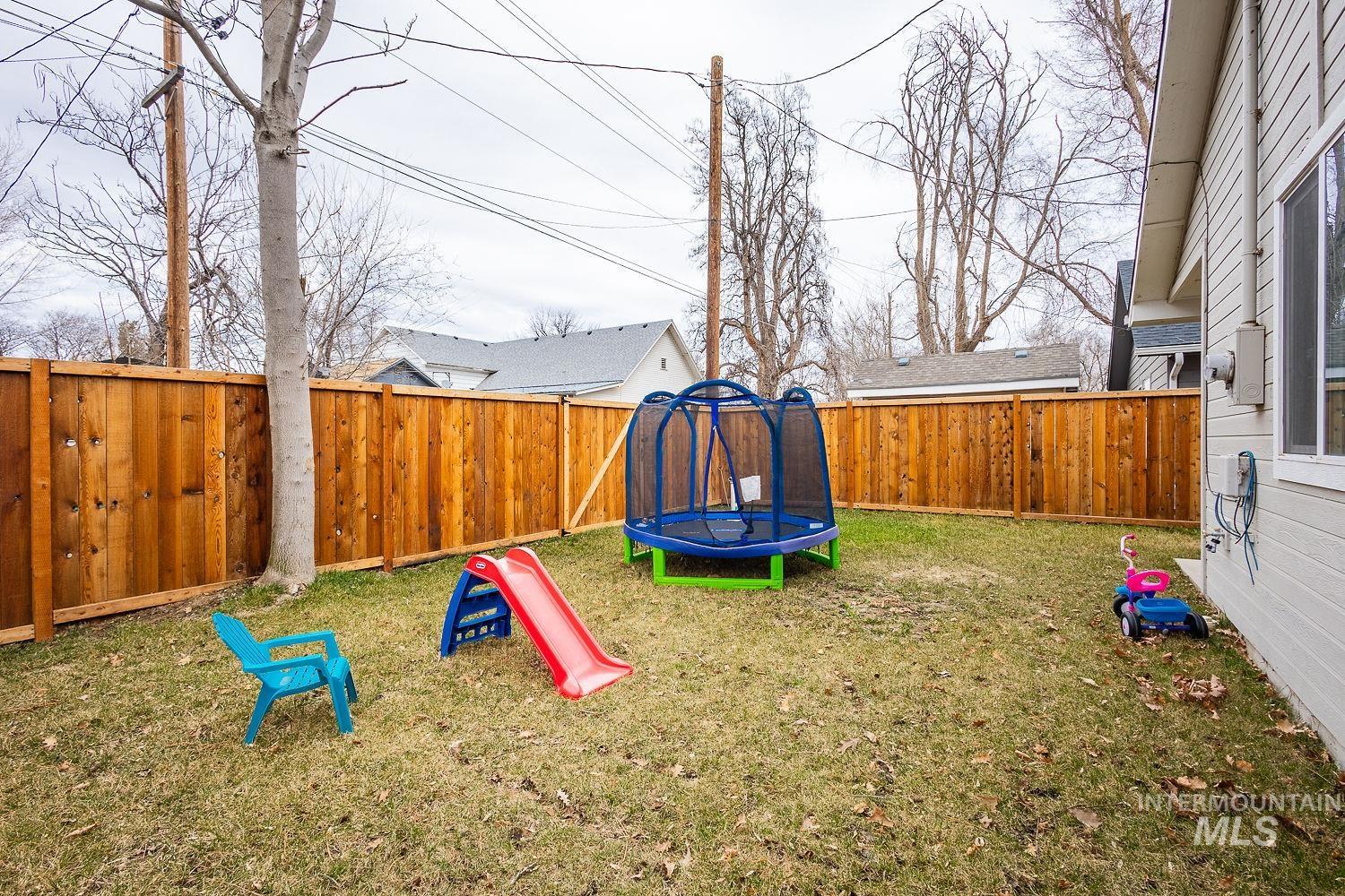 310 W owyhee ave., Homedale, Idaho 83628, 3 Bedrooms, 2 Bathrooms, Residential For Sale, Price $355,000, 98976398