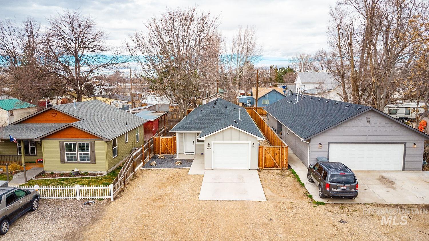 310 W owyhee ave., Homedale, Idaho 83628, 3 Bedrooms, 2 Bathrooms, Residential For Sale, Price $355,000, 98976398