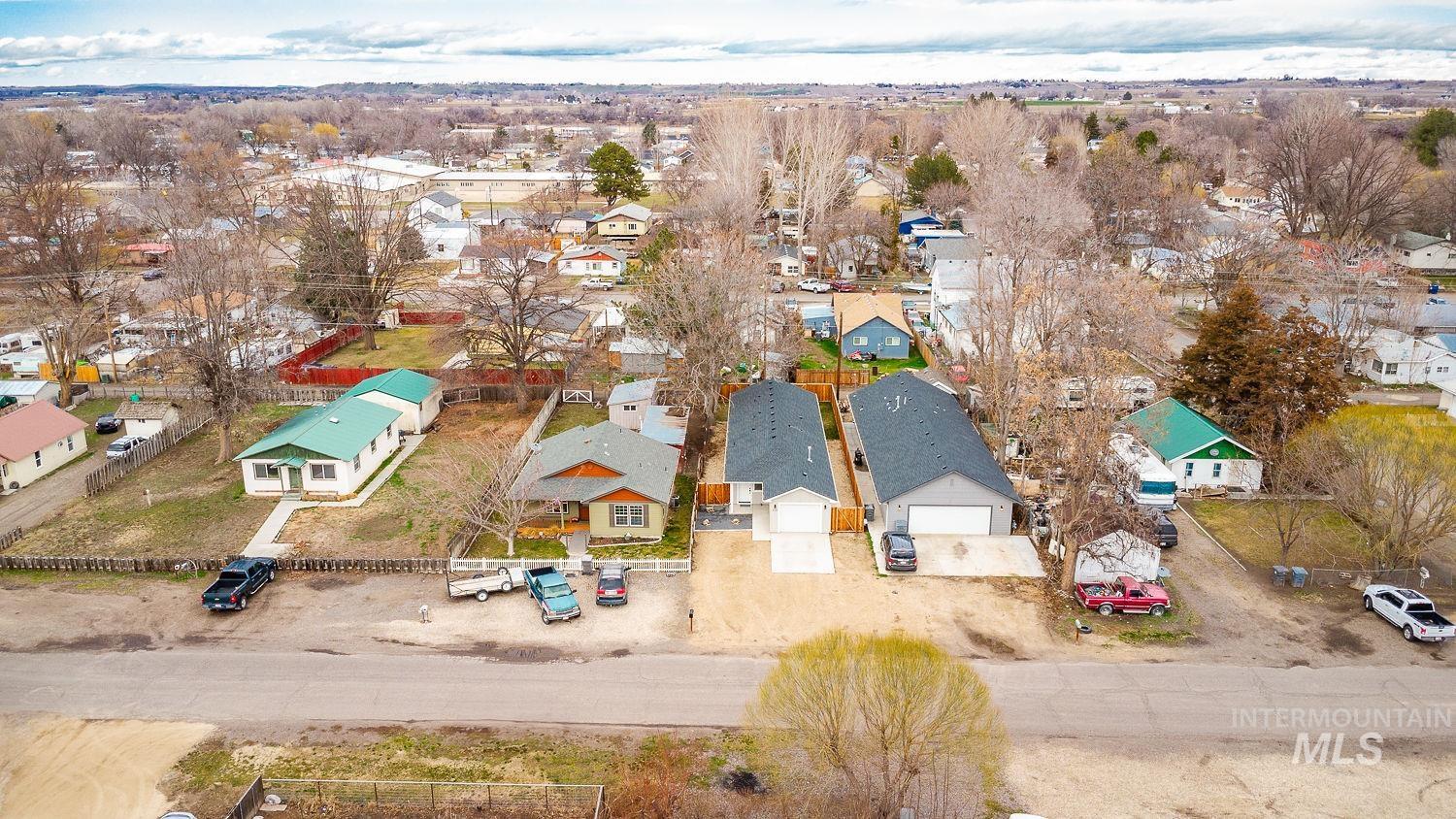 310 W owyhee ave., Homedale, Idaho 83628, 3 Bedrooms, 2 Bathrooms, Residential For Sale, Price $355,000, 98976398