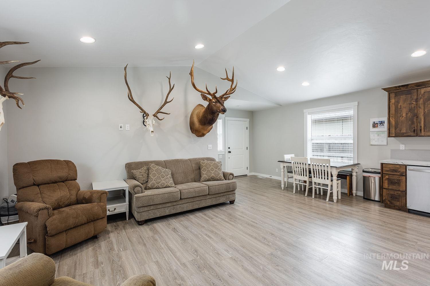 310 W owyhee ave., Homedale, Idaho 83628, 3 Bedrooms, 2 Bathrooms, Residential For Sale, Price $355,000, 98976398