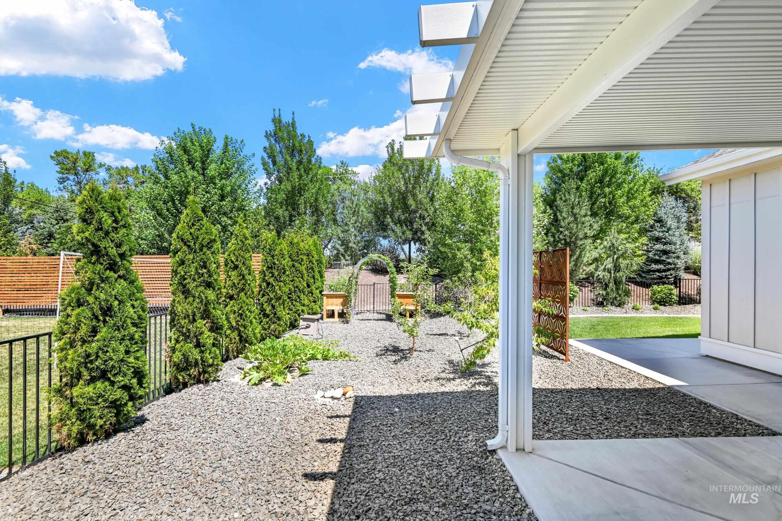 3850 W Haverhill St, Eagle, Idaho 83616, 3 Bedrooms, 2.5 Bathrooms, Residential For Sale, Price $985,000, 98976401