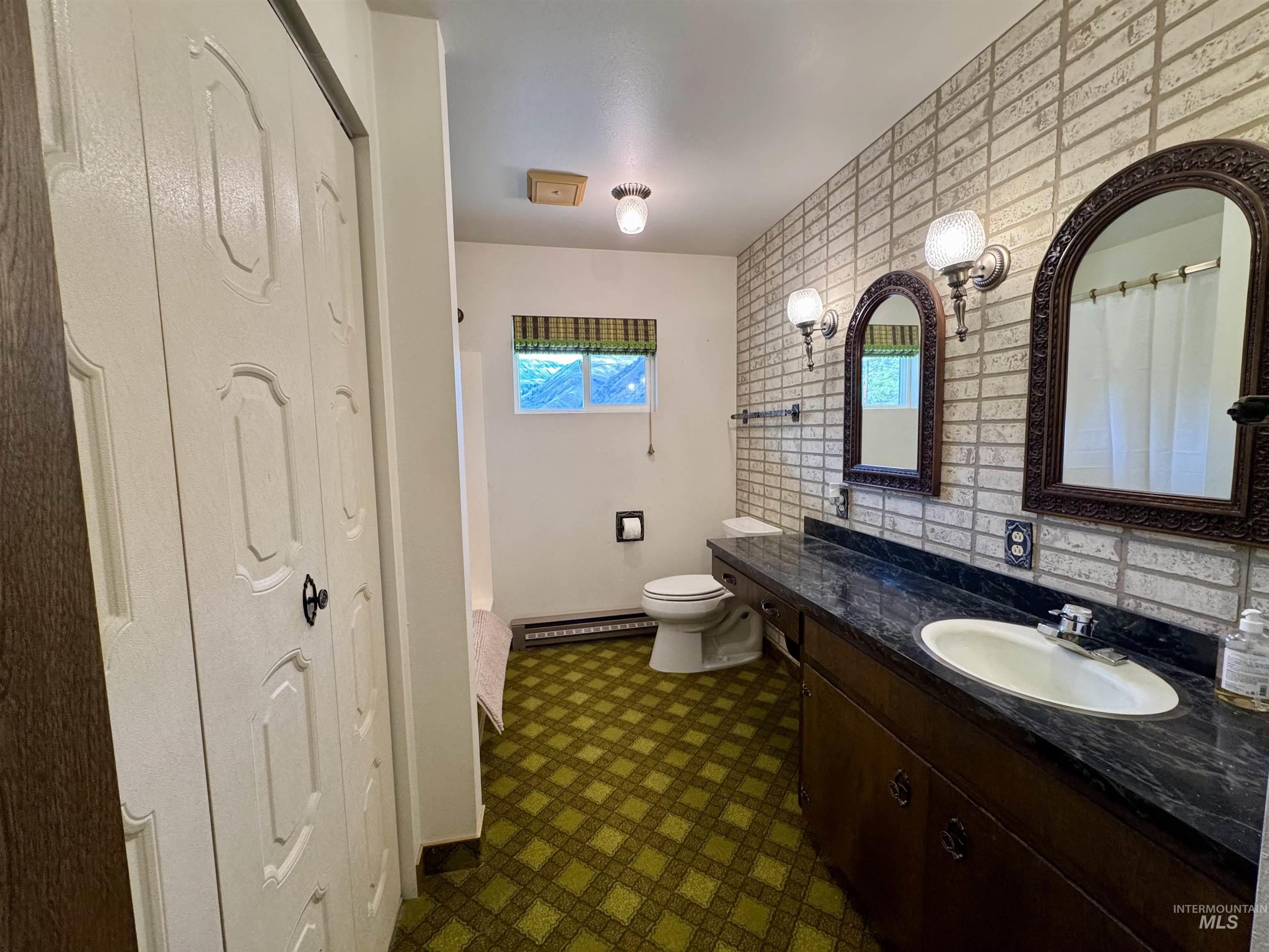 252 Wingfield Ln, White Bird, Idaho 83554, 3 Bedrooms, 2 Bathrooms, Residential For Sale, Price $899,900, 98976402