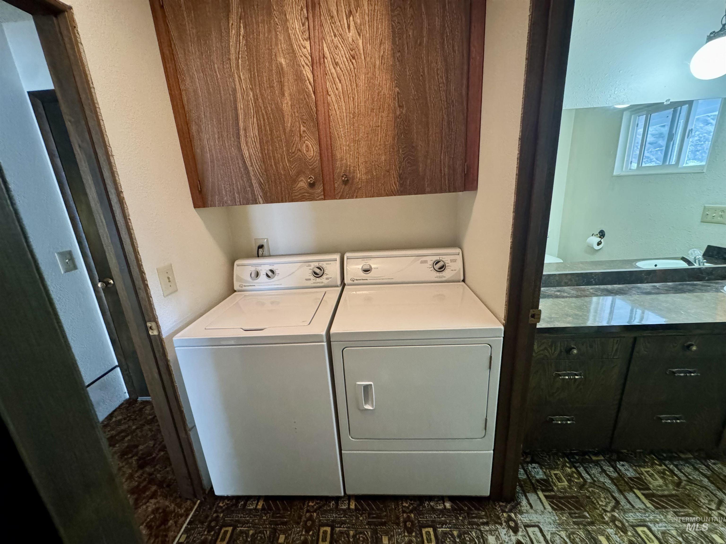 252 Wingfield Ln, White Bird, Idaho 83554, 3 Bedrooms, 2 Bathrooms, Residential For Sale, Price $899,900, 98976402