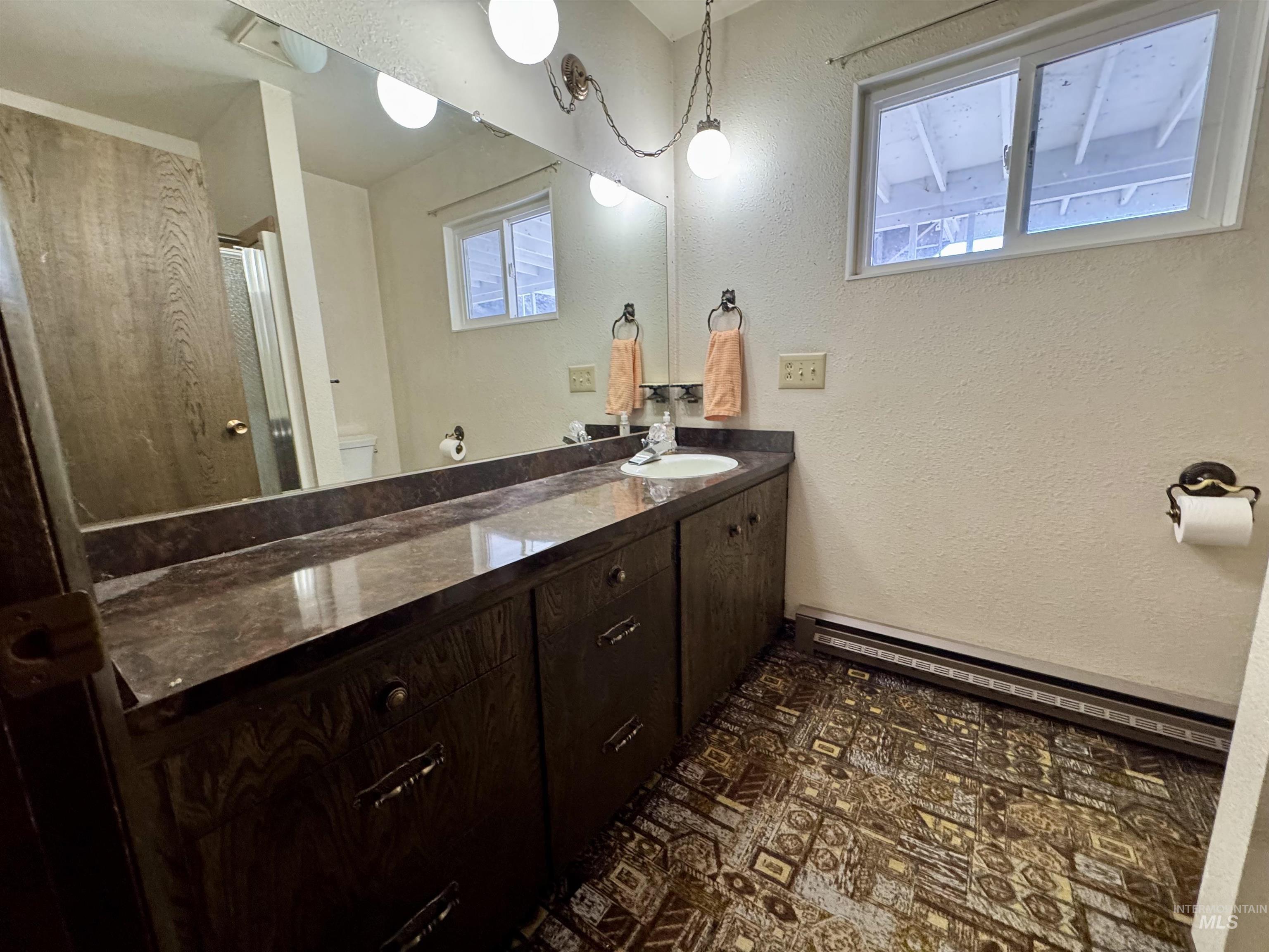 252 Wingfield Ln, White Bird, Idaho 83554, 3 Bedrooms, 2 Bathrooms, Residential For Sale, Price $899,900, 98976402