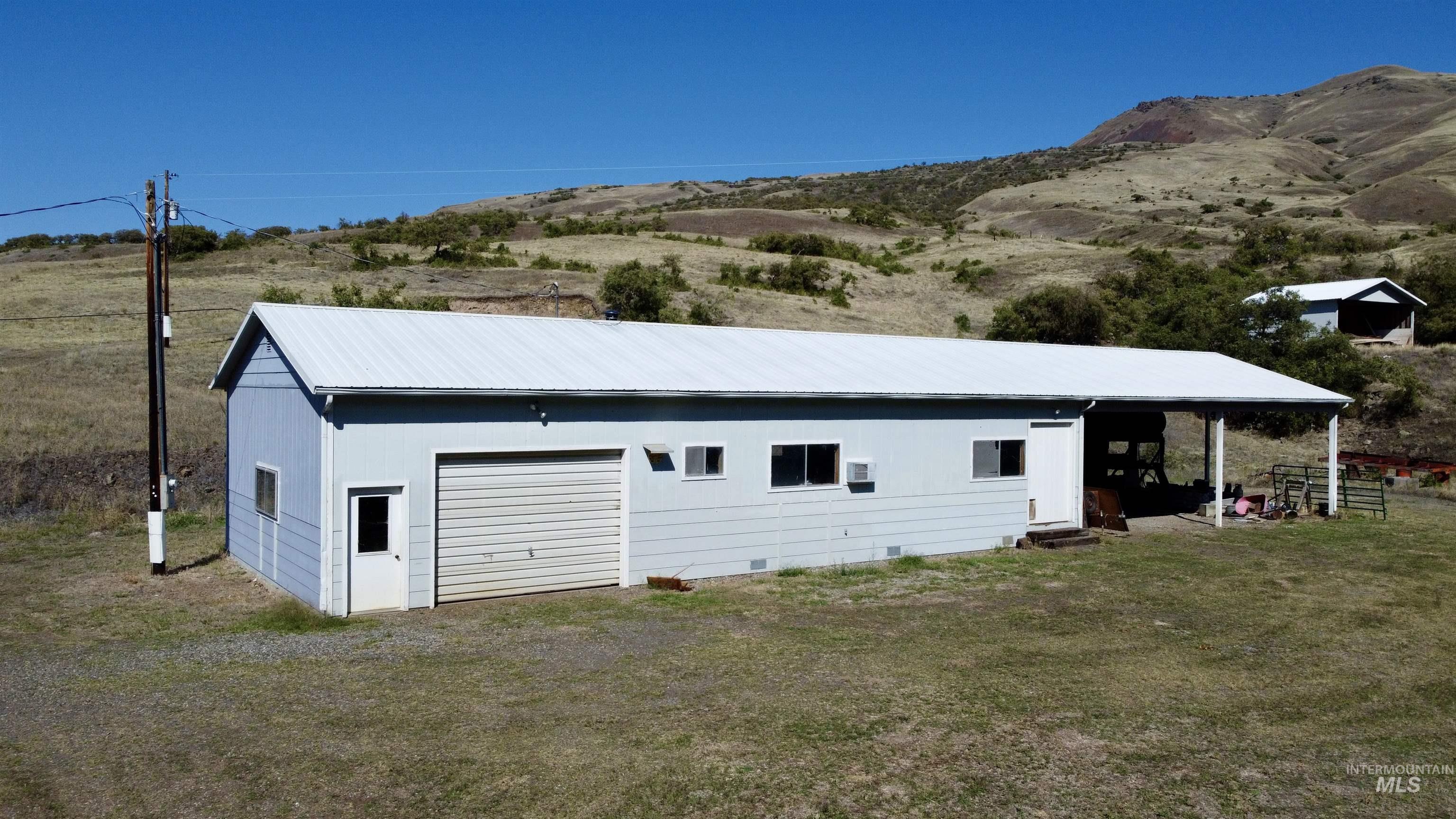 252 Wingfield Ln, White Bird, Idaho 83554, 3 Bedrooms, 2 Bathrooms, Residential For Sale, Price $899,900, 98976402