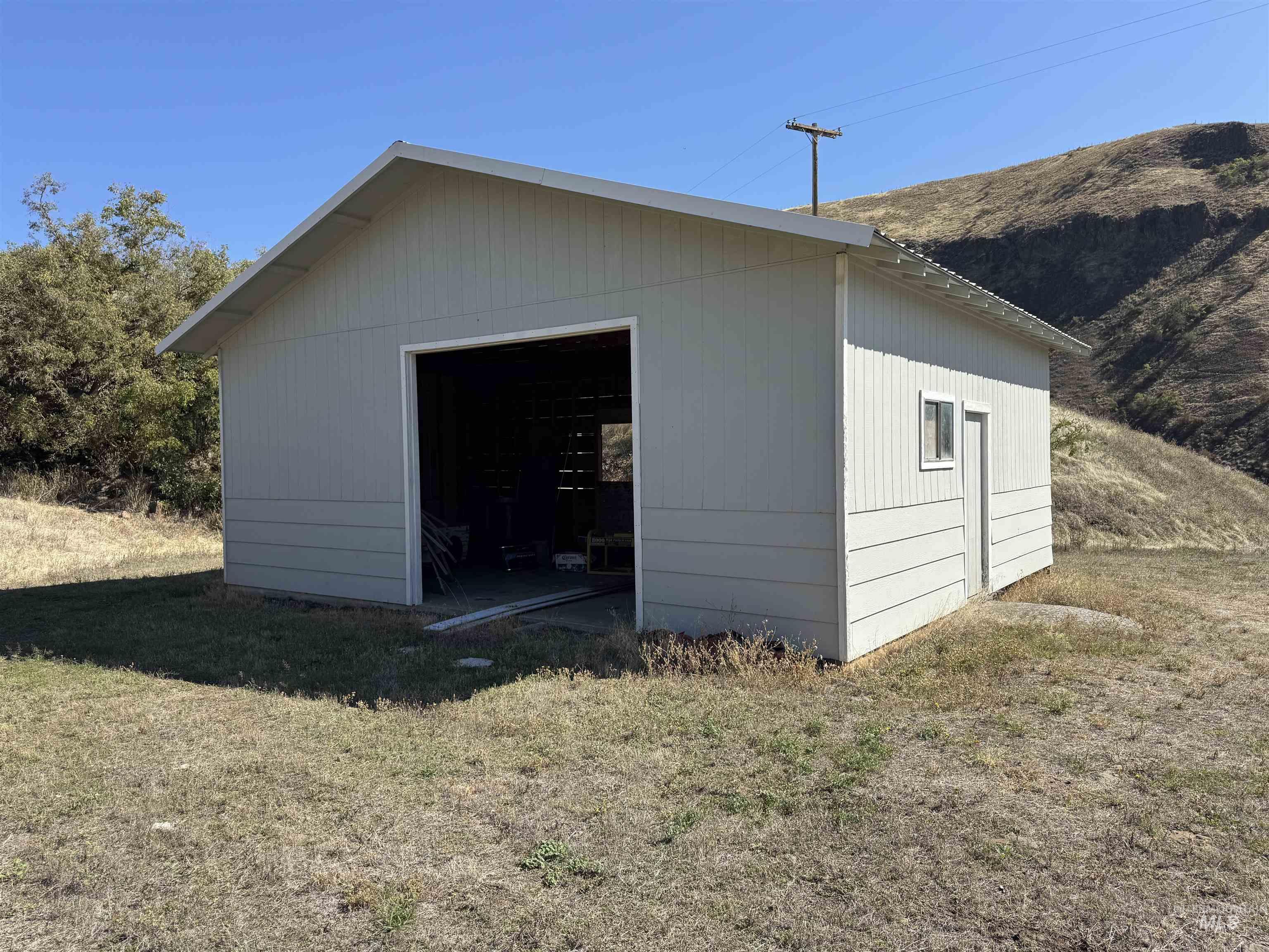 252 Wingfield Ln, White Bird, Idaho 83554, 3 Bedrooms, 2 Bathrooms, Residential For Sale, Price $899,900, 98976402