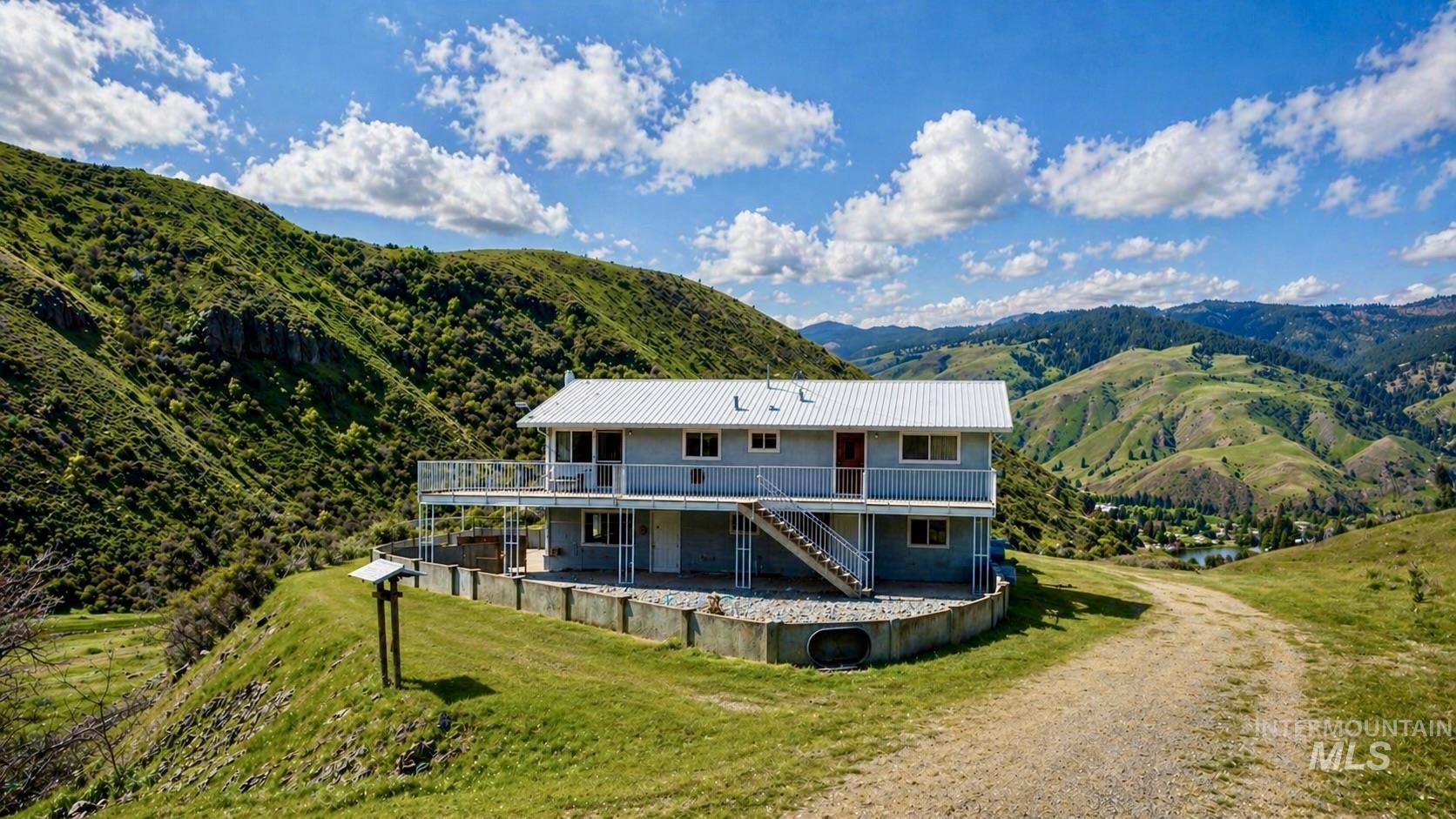 252 Wingfield Ln, White Bird, Idaho 83554, 3 Bedrooms, 2 Bathrooms, Residential For Sale, Price $899,900, 98976402