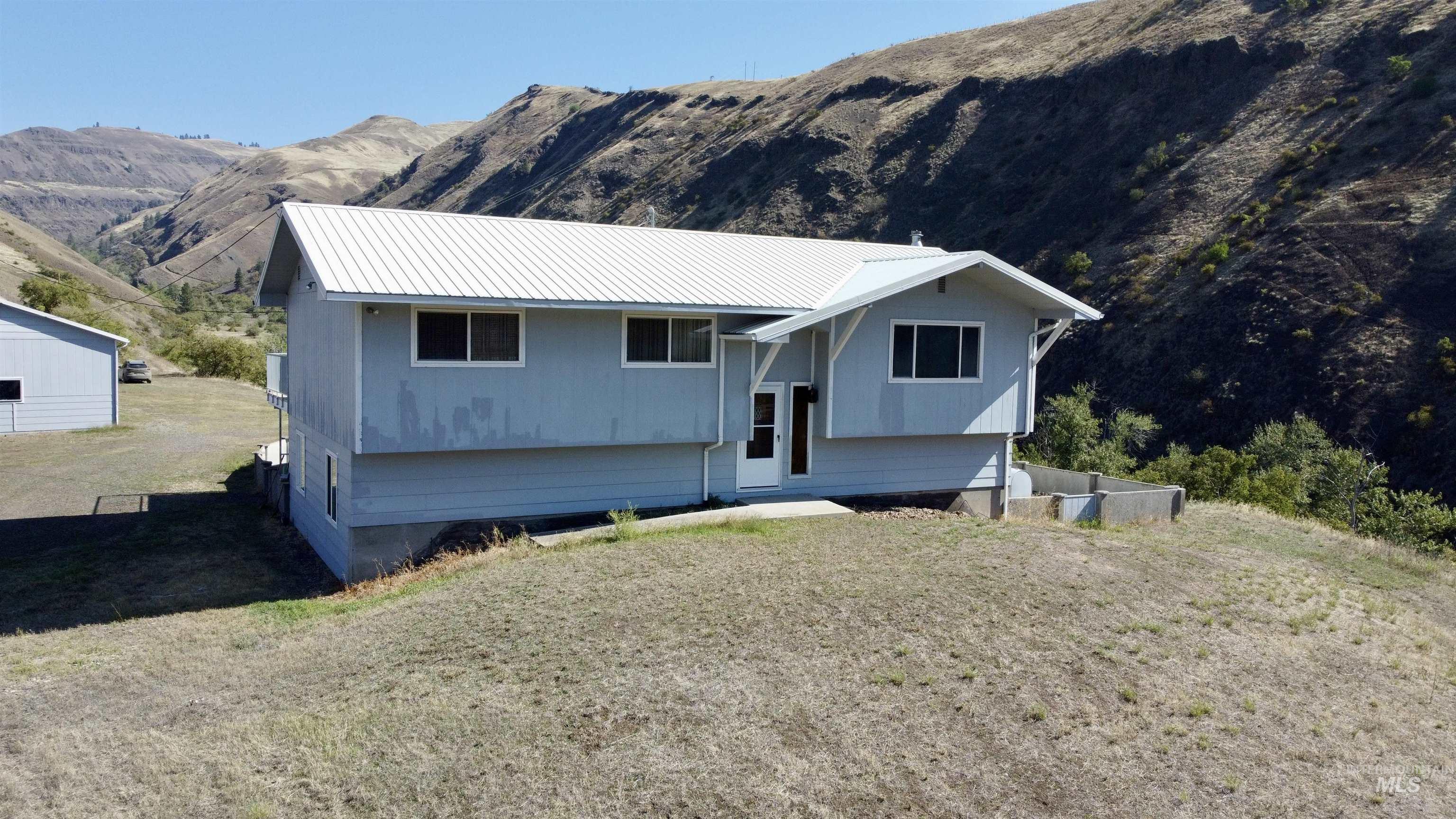 252 Wingfield Ln, White Bird, Idaho 83554, 3 Bedrooms, 2 Bathrooms, Residential For Sale, Price $899,900, 98976402