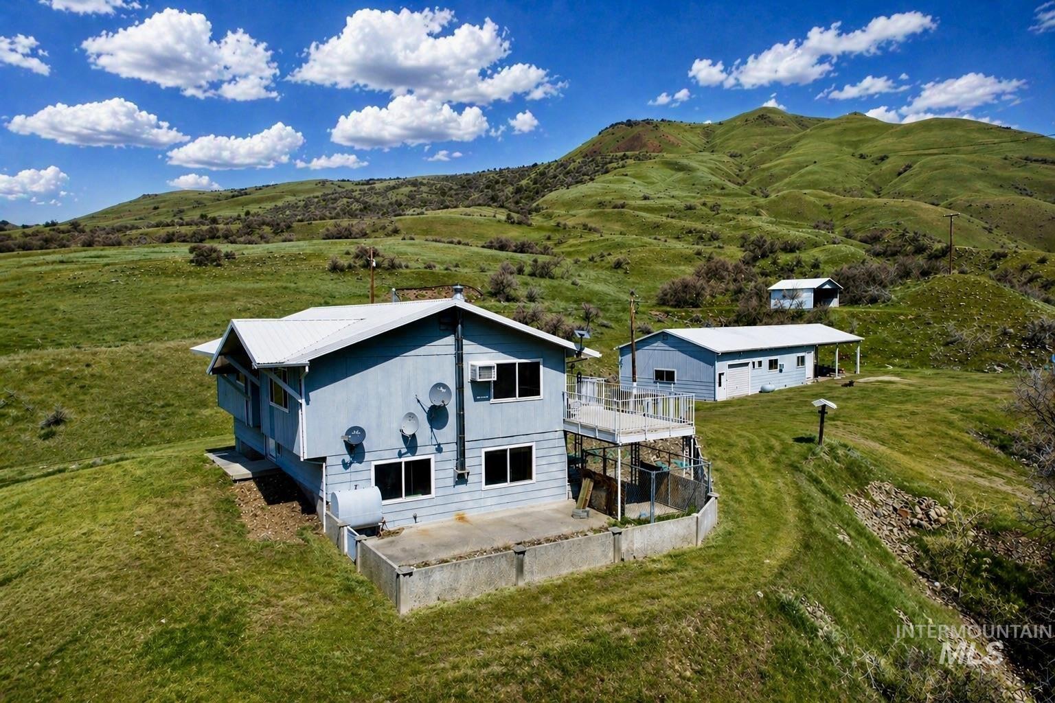 252 Wingfield Ln, White Bird, Idaho 83554, 3 Bedrooms, 2 Bathrooms, Residential For Sale, Price $899,900, 98976402