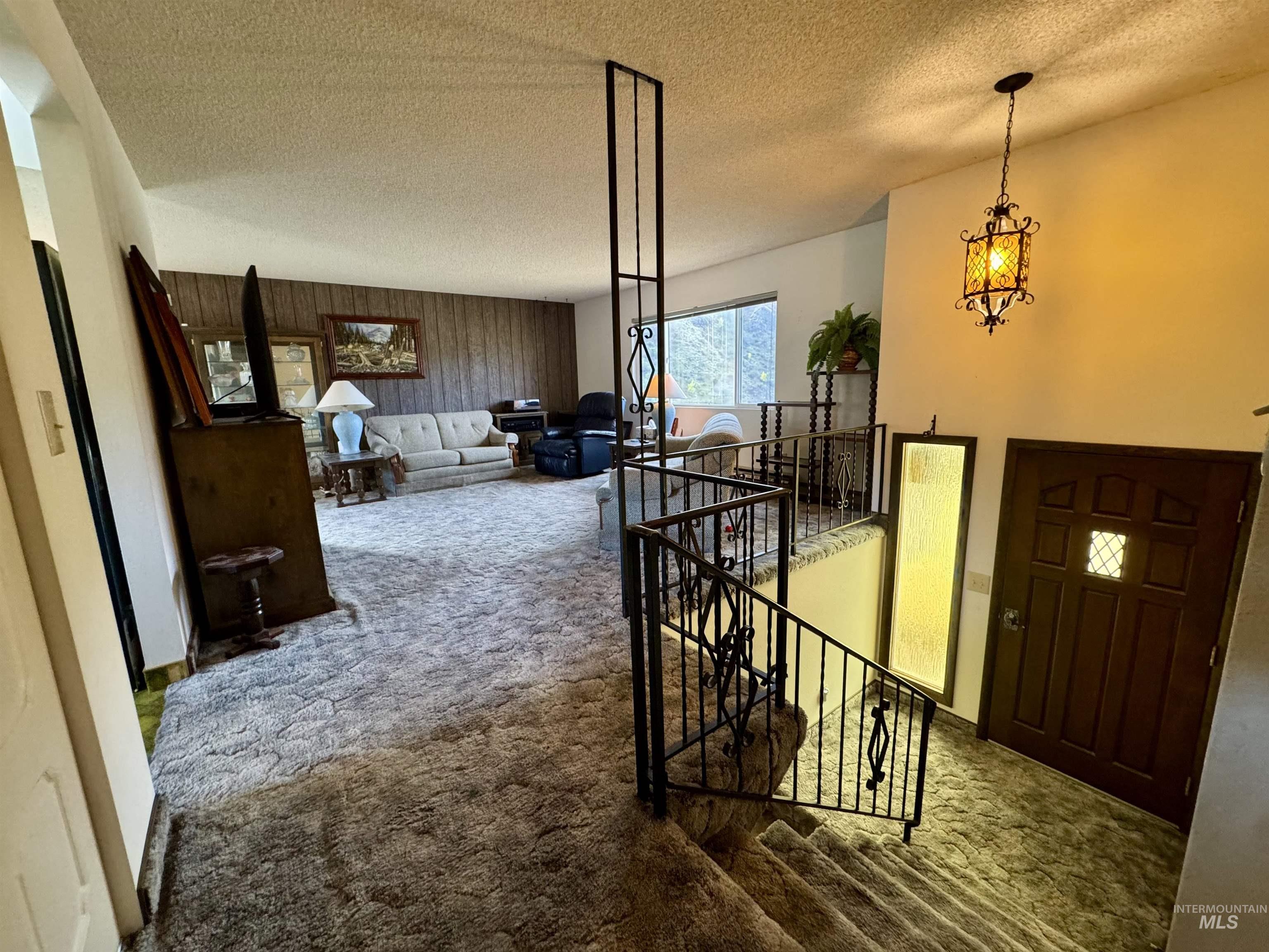 252 Wingfield Ln, White Bird, Idaho 83554, 3 Bedrooms, 2 Bathrooms, Residential For Sale, Price $899,900, 98976402