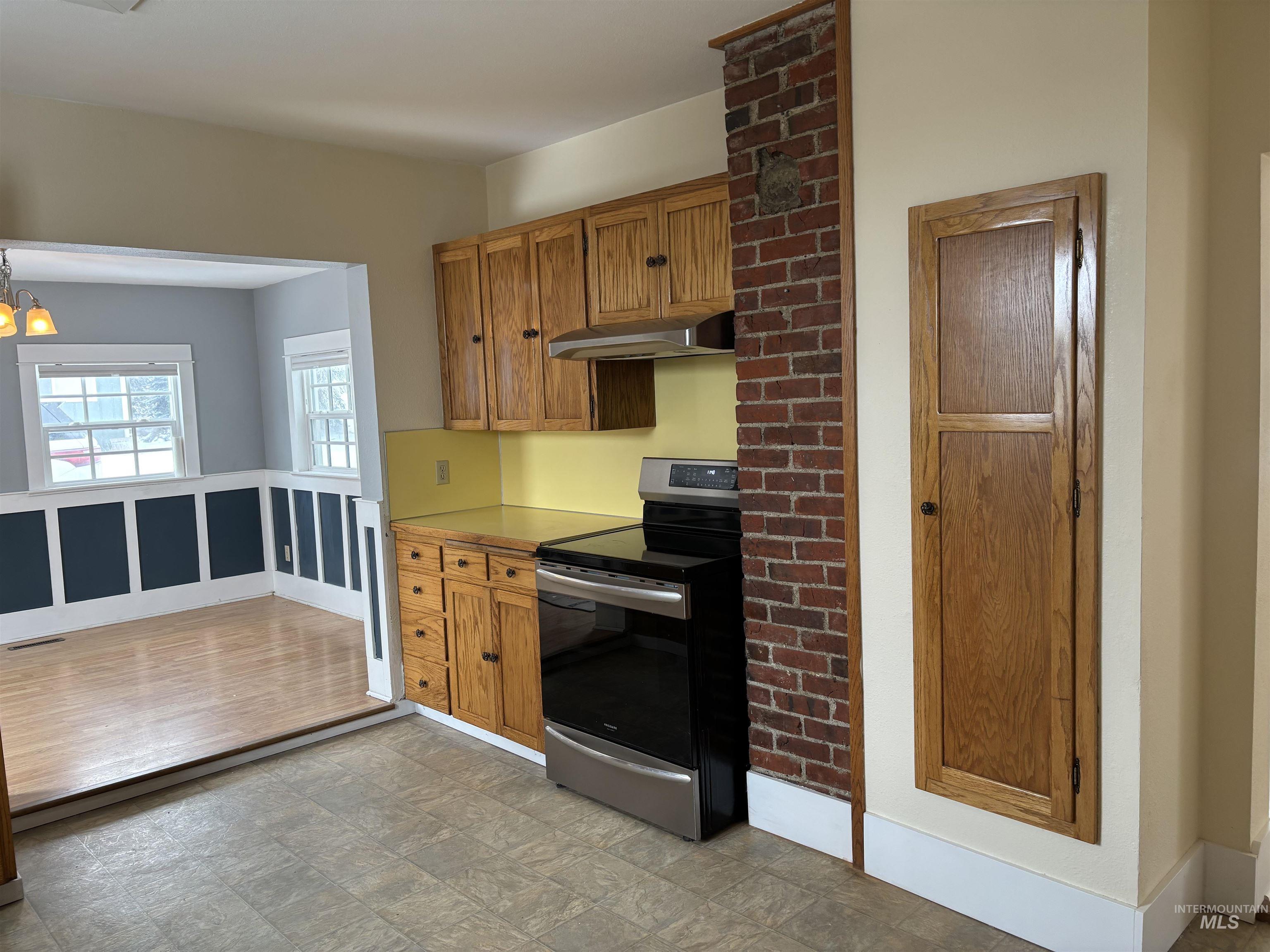 616 E 8th, Moscow, Idaho 83843, 4 Bedrooms, 2 Bathrooms, Residential For Sale, Price $455,000, 98976406