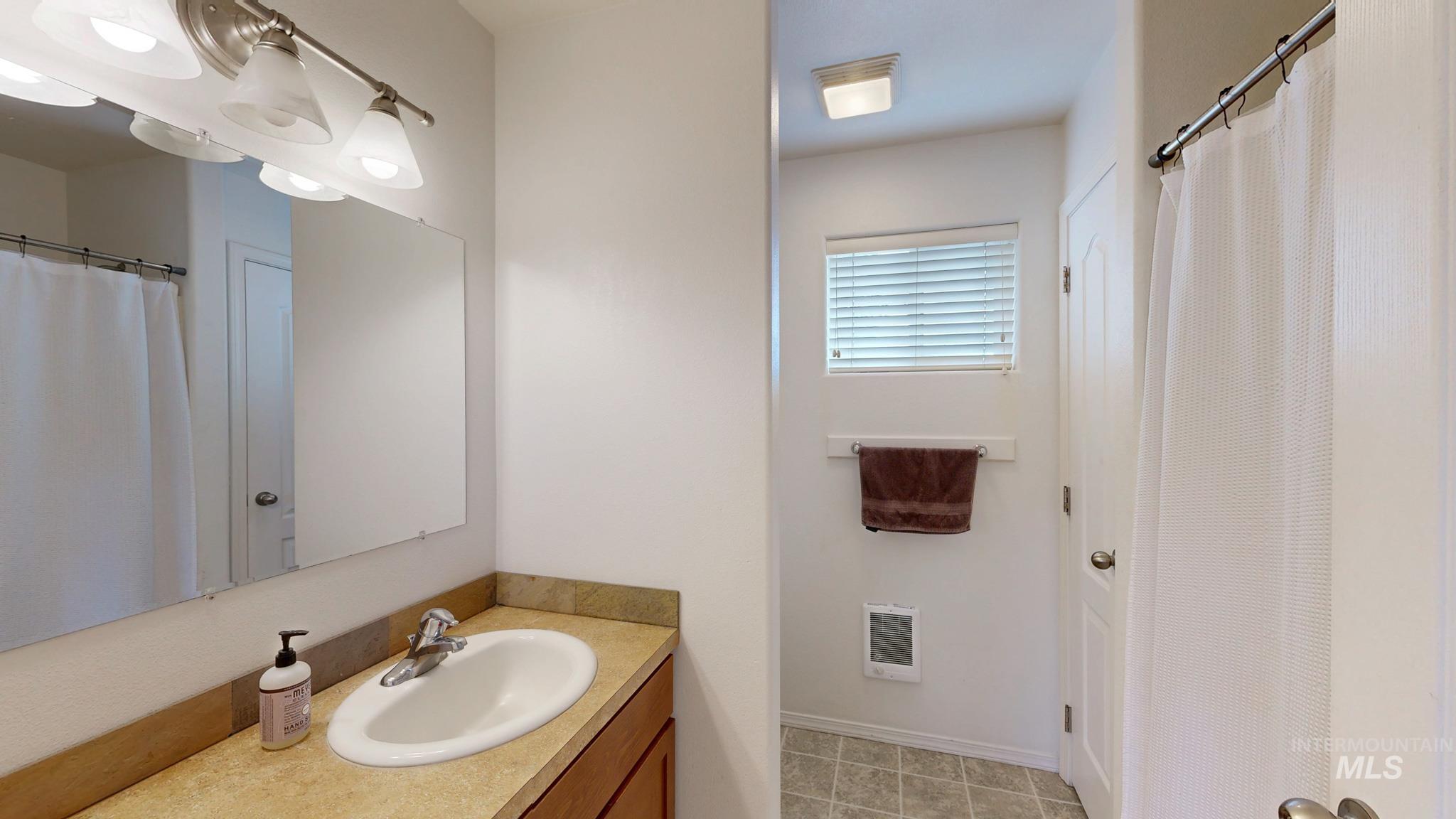 621 Britton Ln, Moscow, Idaho 83843, 4 Bedrooms, 4 Bathrooms, Residential For Sale, Price $439,900, 98976407