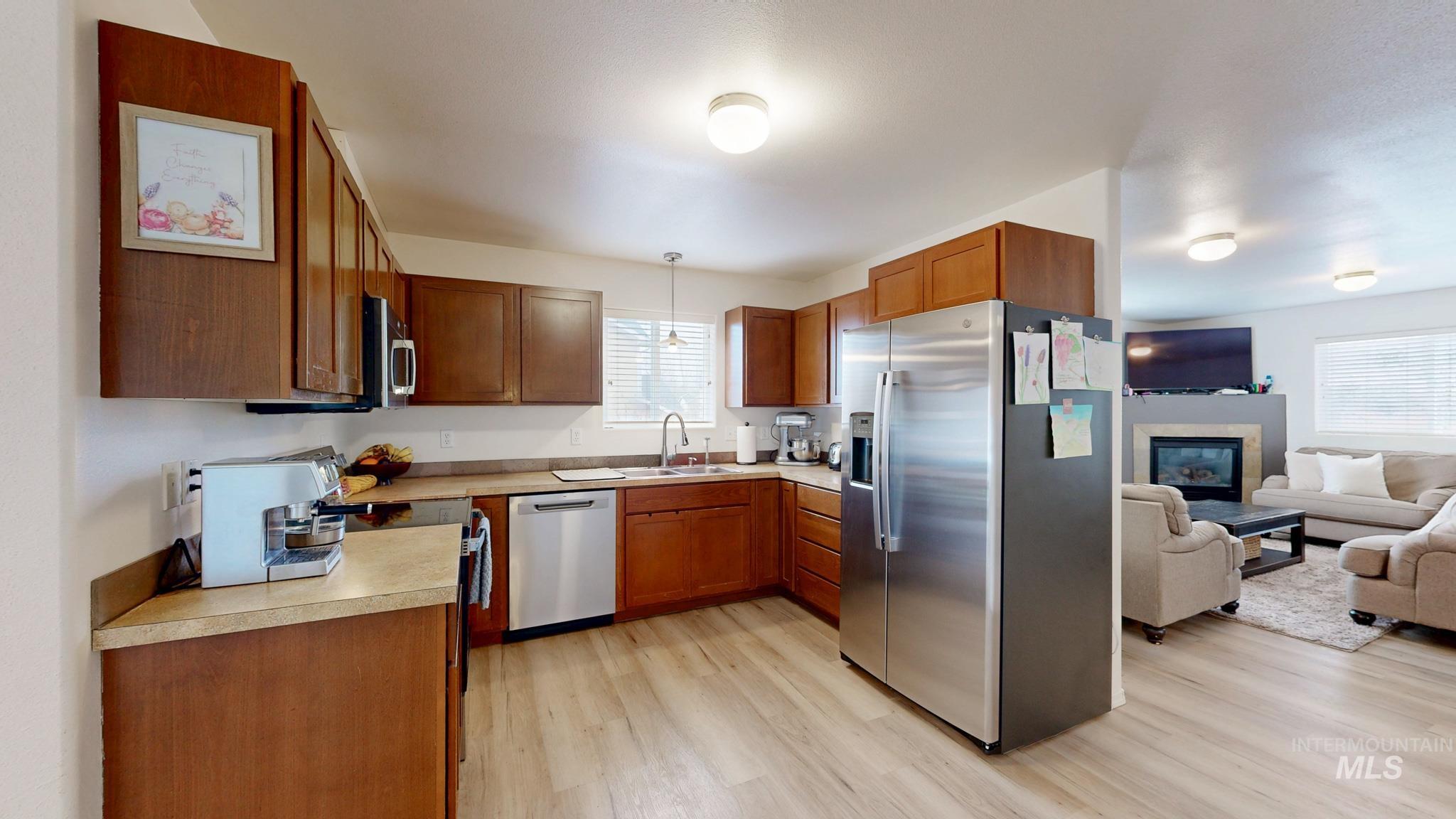 621 Britton Ln, Moscow, Idaho 83843, 4 Bedrooms, 4 Bathrooms, Residential For Sale, Price $439,900, 98976407