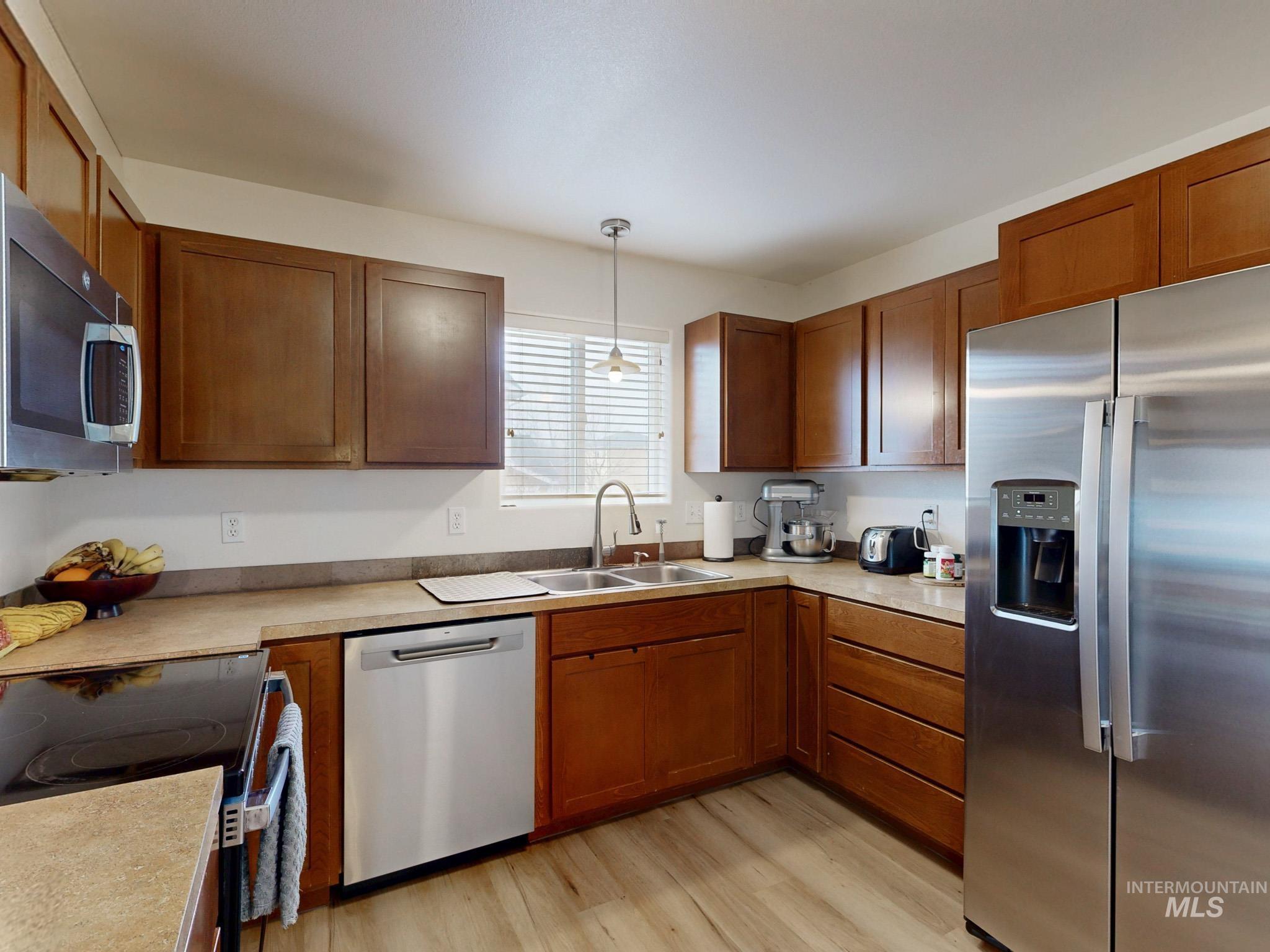 621 Britton Ln, Moscow, Idaho 83843, 4 Bedrooms, 4 Bathrooms, Residential For Sale, Price $439,900, 98976407