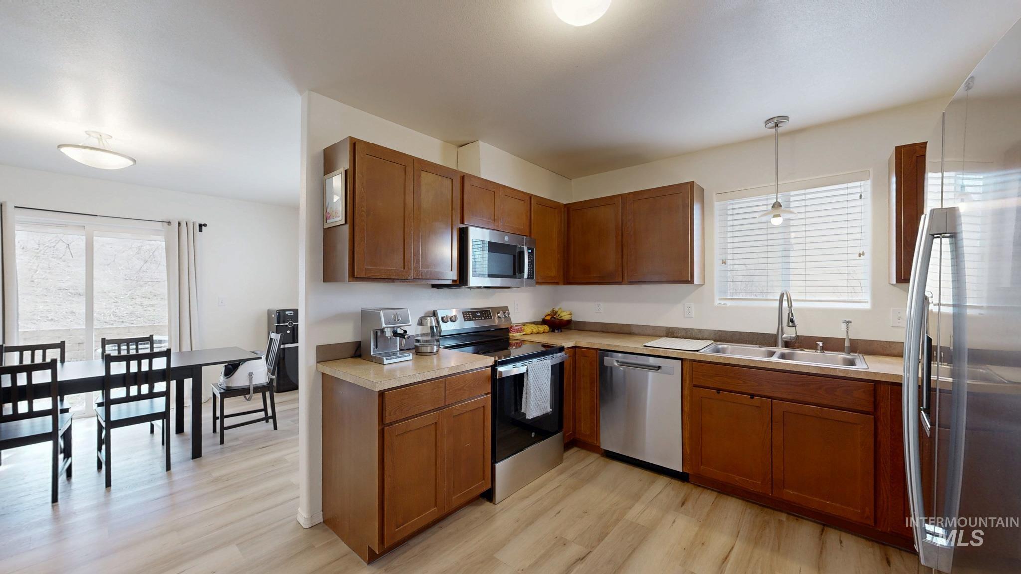 621 Britton Ln, Moscow, Idaho 83843, 4 Bedrooms, 4 Bathrooms, Residential For Sale, Price $439,900, 98976407