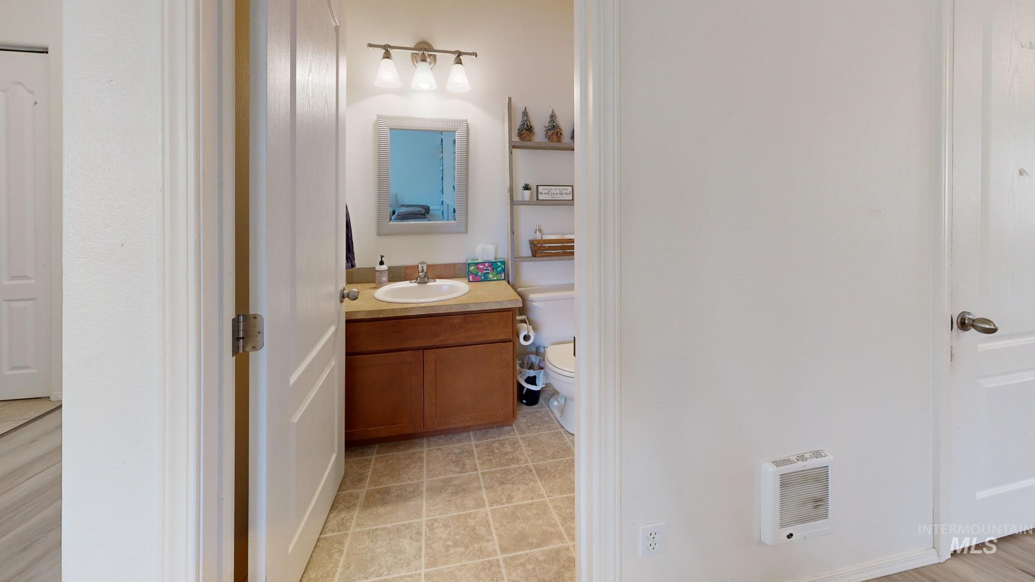 621 Britton Ln, Moscow, Idaho 83843, 4 Bedrooms, 4 Bathrooms, Residential For Sale, Price $439,900, 98976407