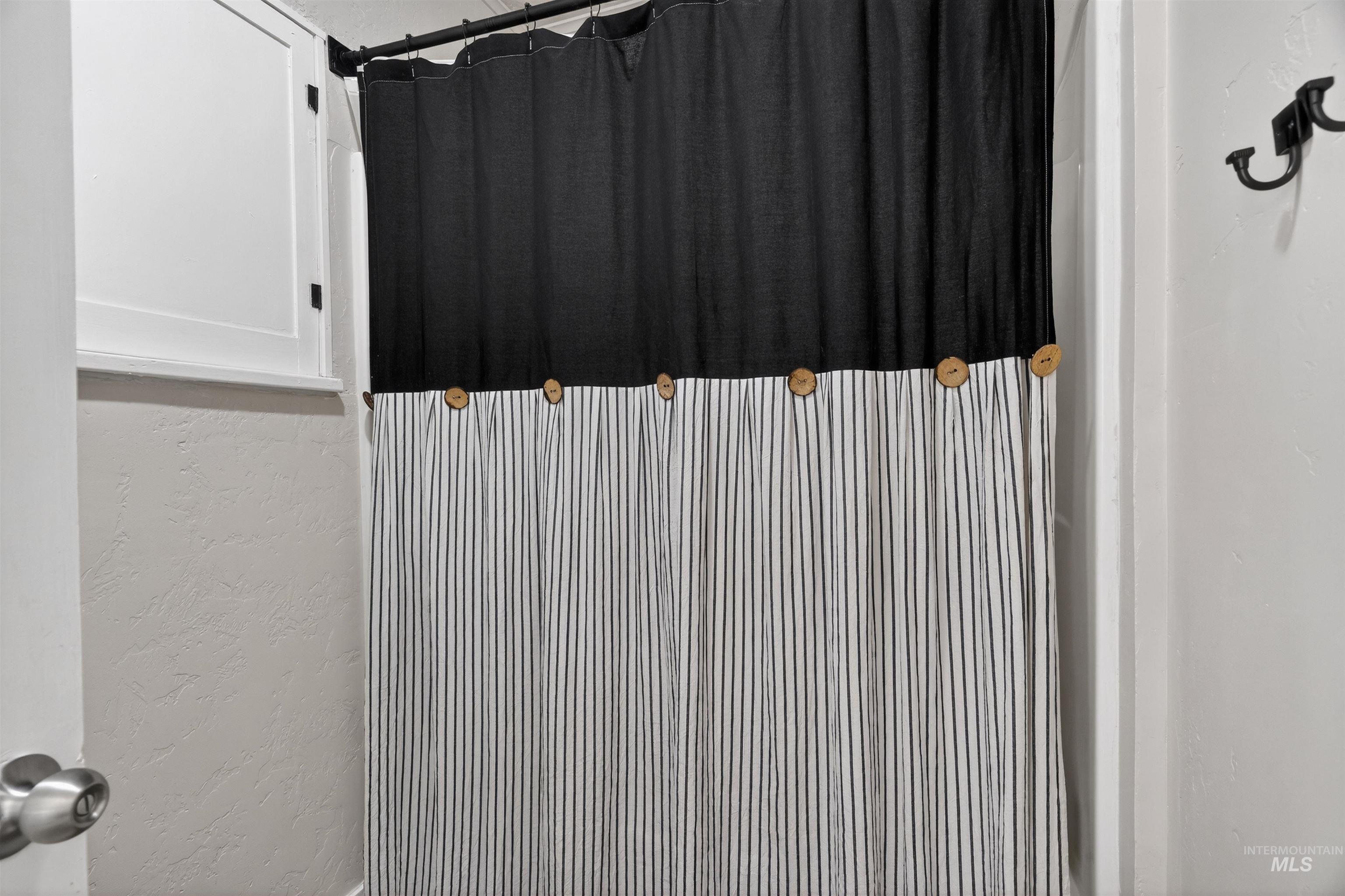 308 Maple, New Plymouth, Idaho 83655, 3 Bedrooms, 2 Bathrooms, Residential For Sale, Price $357,000, 98976412