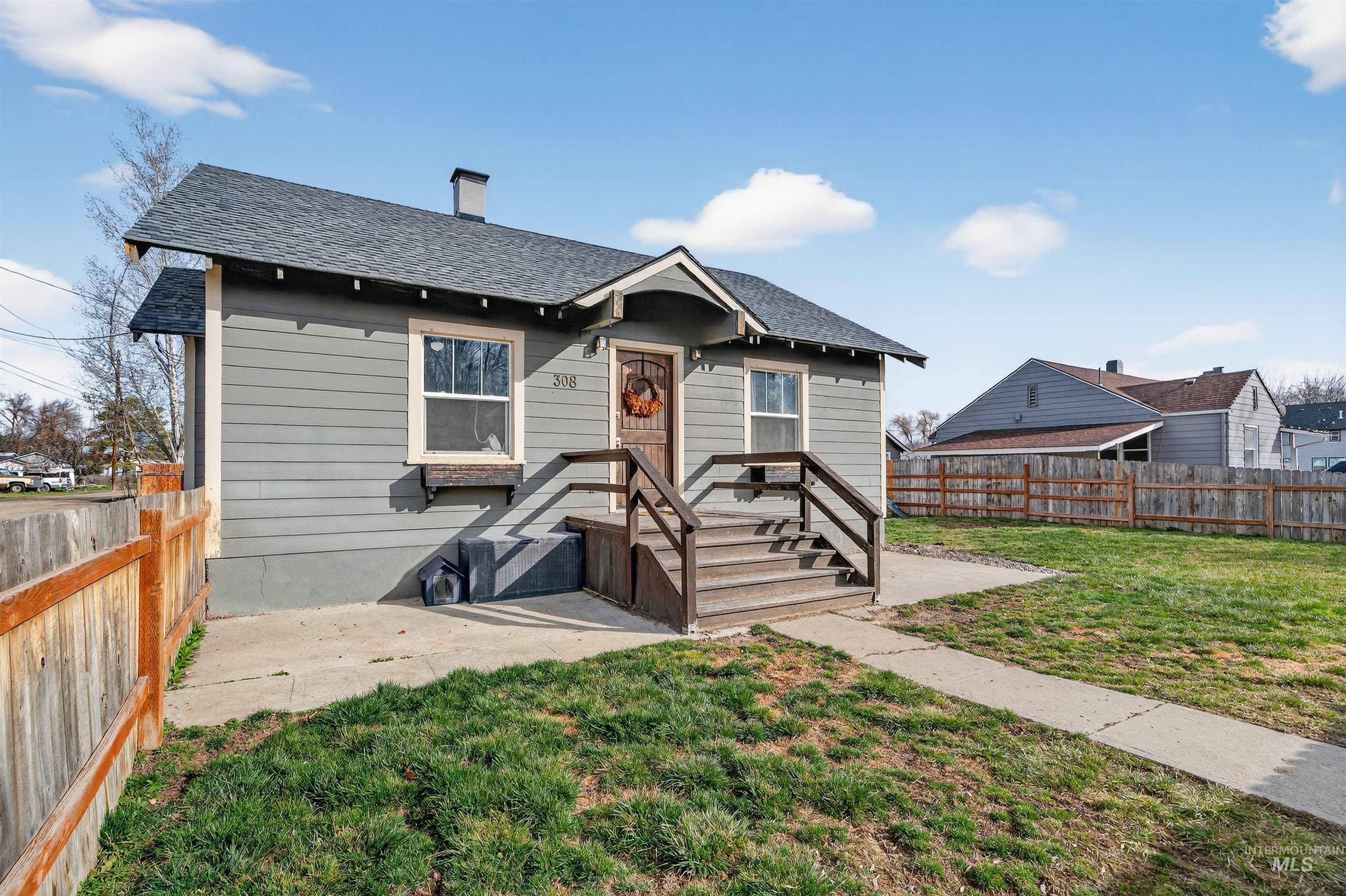 308 Maple, New Plymouth, Idaho 83655, 3 Bedrooms, 2 Bathrooms, Residential For Sale, Price $357,000, 98976412