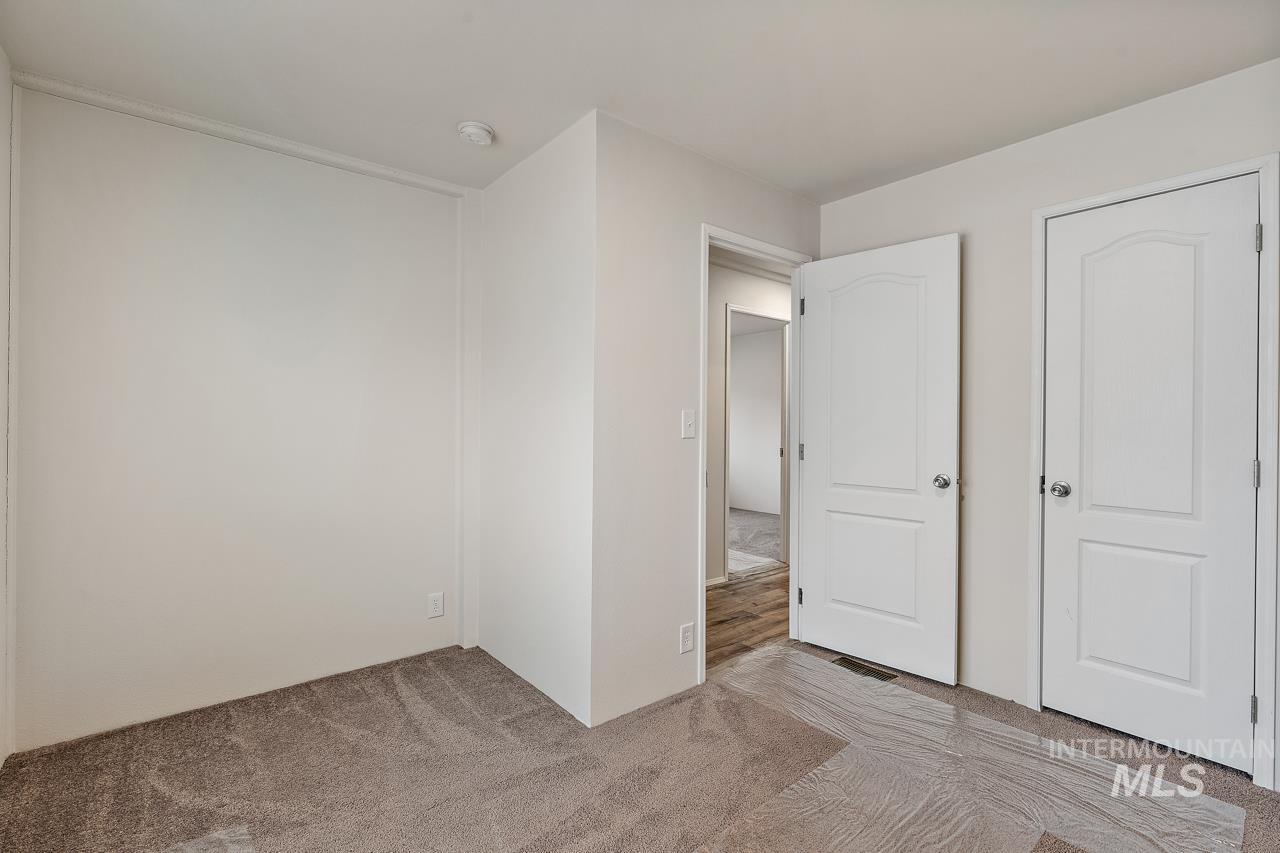 441 W Mesquite St., Boise, Idaho 83713-7918, 4 Bedrooms, 2 Bathrooms, Residential For Sale, Price $145,000,MLS 98976414