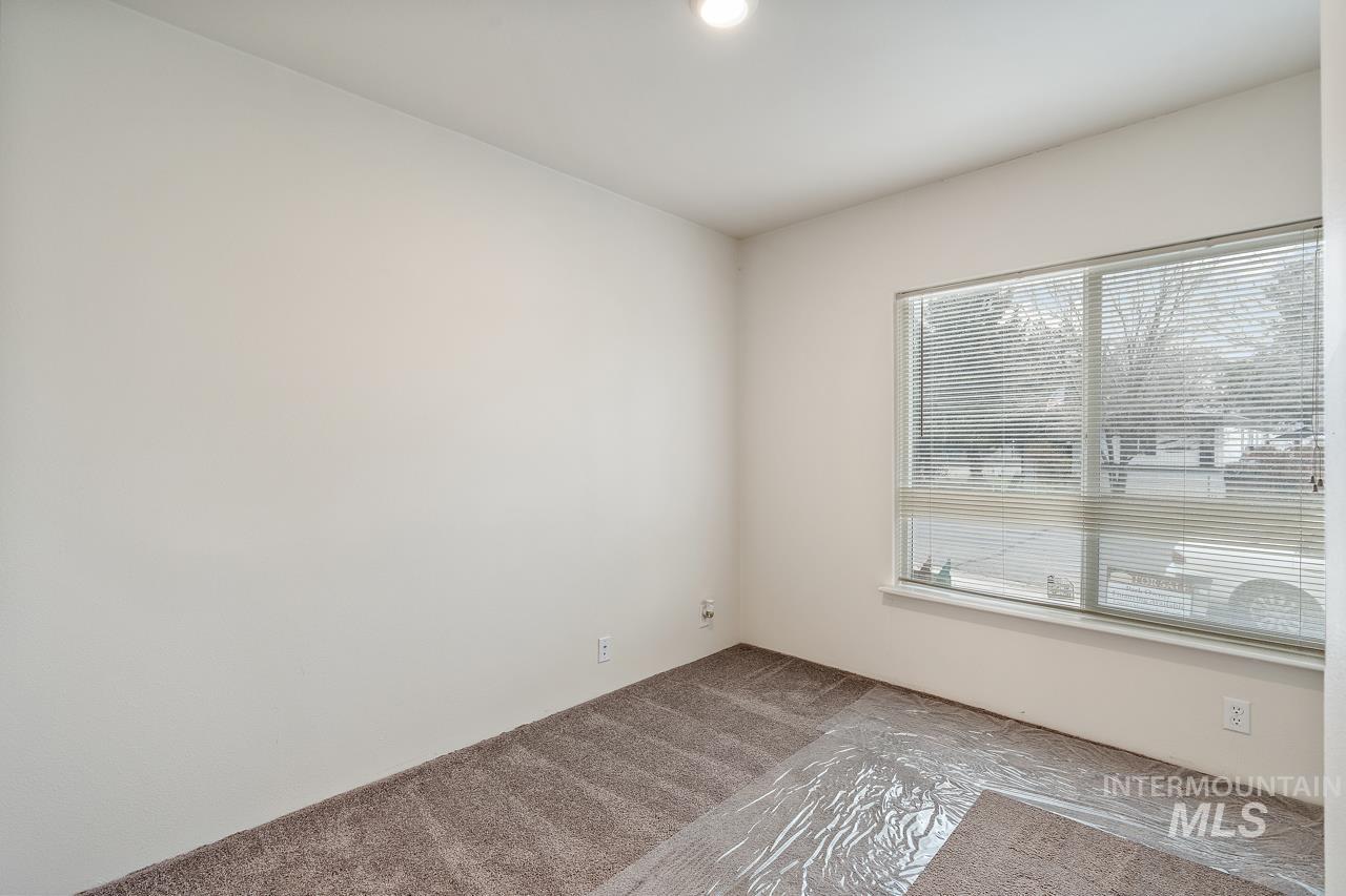 441 W Mesquite St., Boise, Idaho 83713-7918, 4 Bedrooms, 2 Bathrooms, Residential For Sale, Price $145,000, 98976414