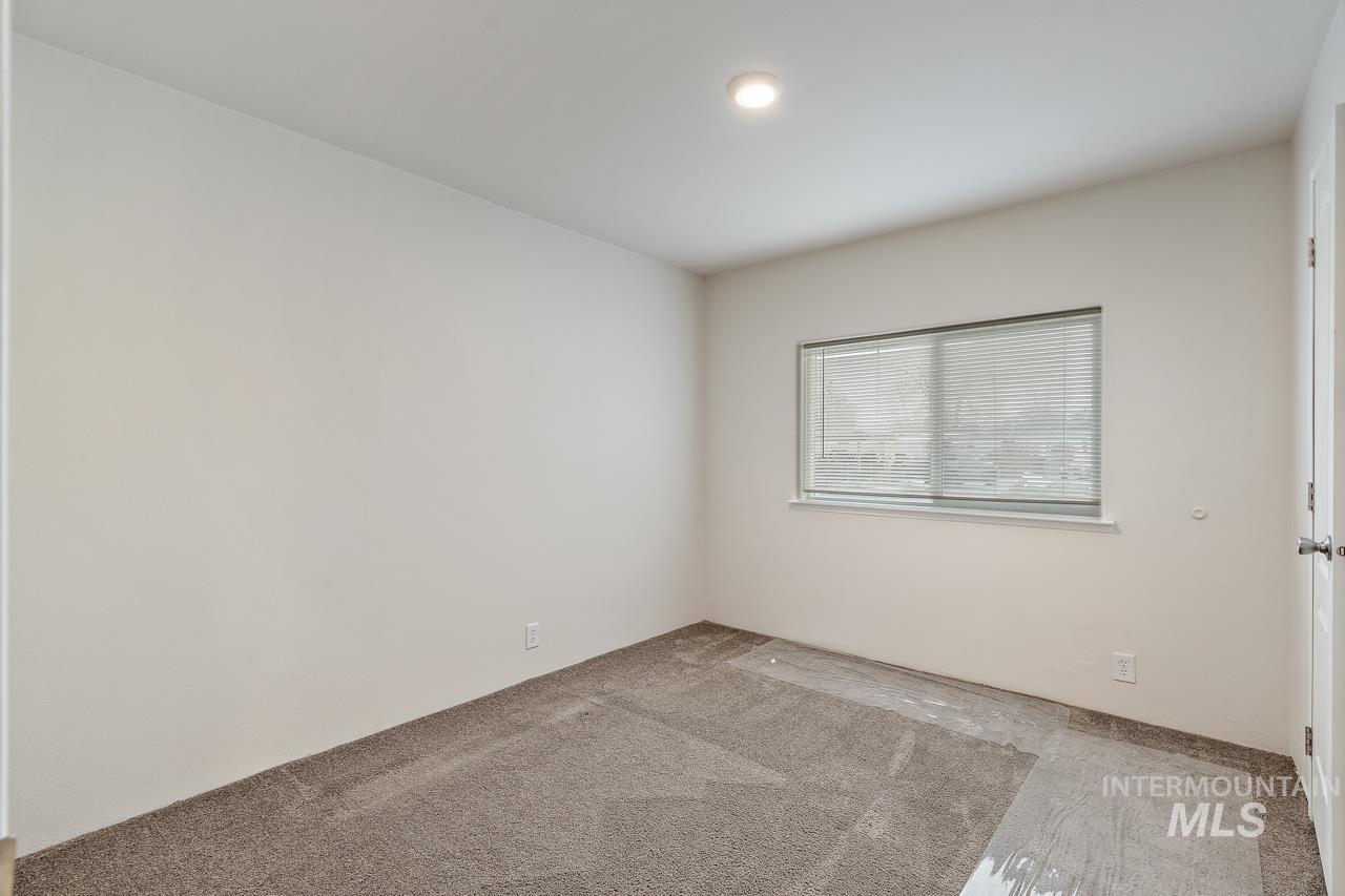 441 W Mesquite St., Boise, Idaho 83713-7918, 4 Bedrooms, 2 Bathrooms, Residential For Sale, Price $145,000, 98976414