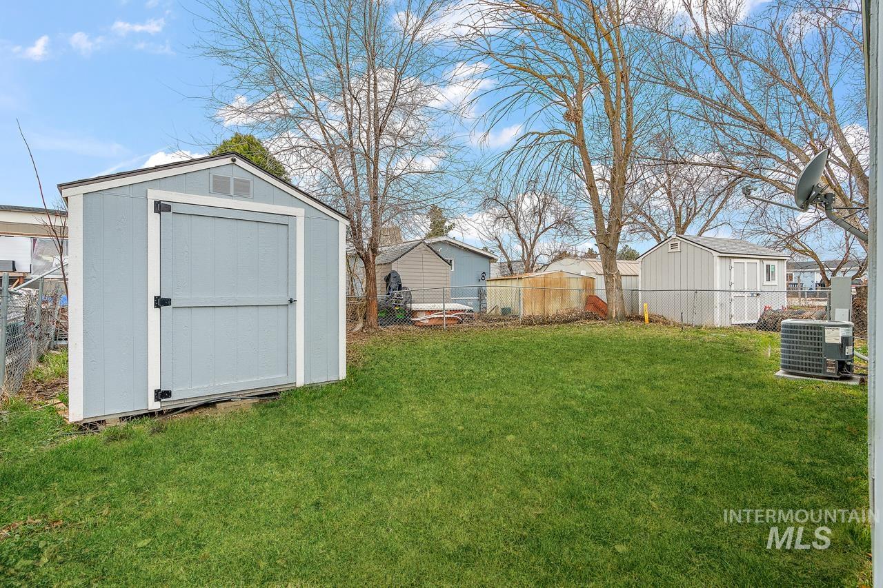 441 W Mesquite St., Boise, Idaho 83713-7918, 4 Bedrooms, 2 Bathrooms, Residential For Sale, Price $145,000, 98976414