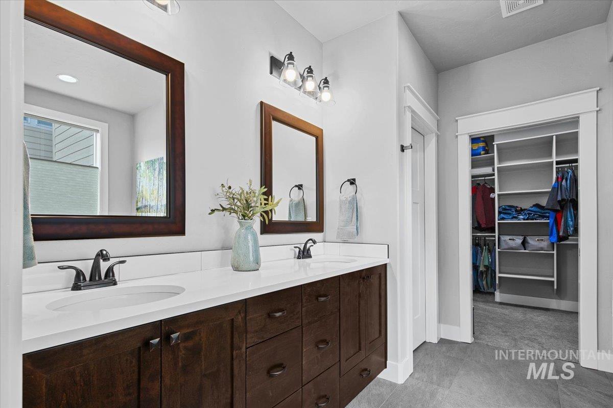 18303 N Tulip Ave., Nampa, Idaho 83687, 3 Bedrooms, 2 Bathrooms, Residential For Sale, Price $635,000,MLS 98976416