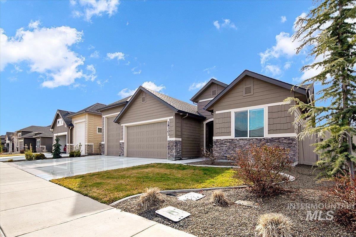 18303 N Tulip Ave., Nampa, Idaho 83687, 3 Bedrooms, 2 Bathrooms, Residential For Sale, Price $635,000,MLS 98976416