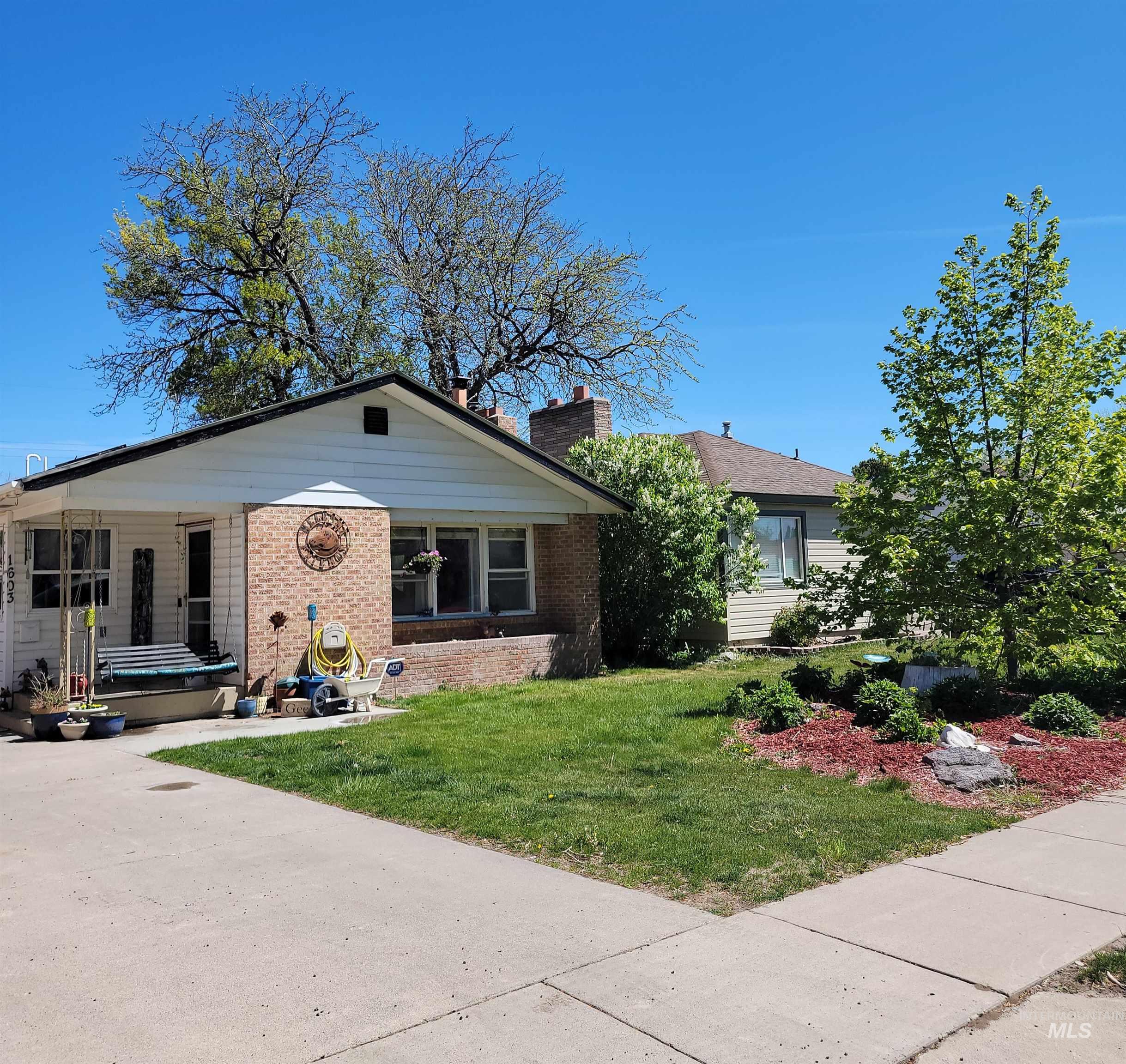 1603 Kimes St, Twin Falls, Idaho 83301, 4 Bedrooms, 2 Bathrooms, Residential For Sale, Price $339,900, 98976417