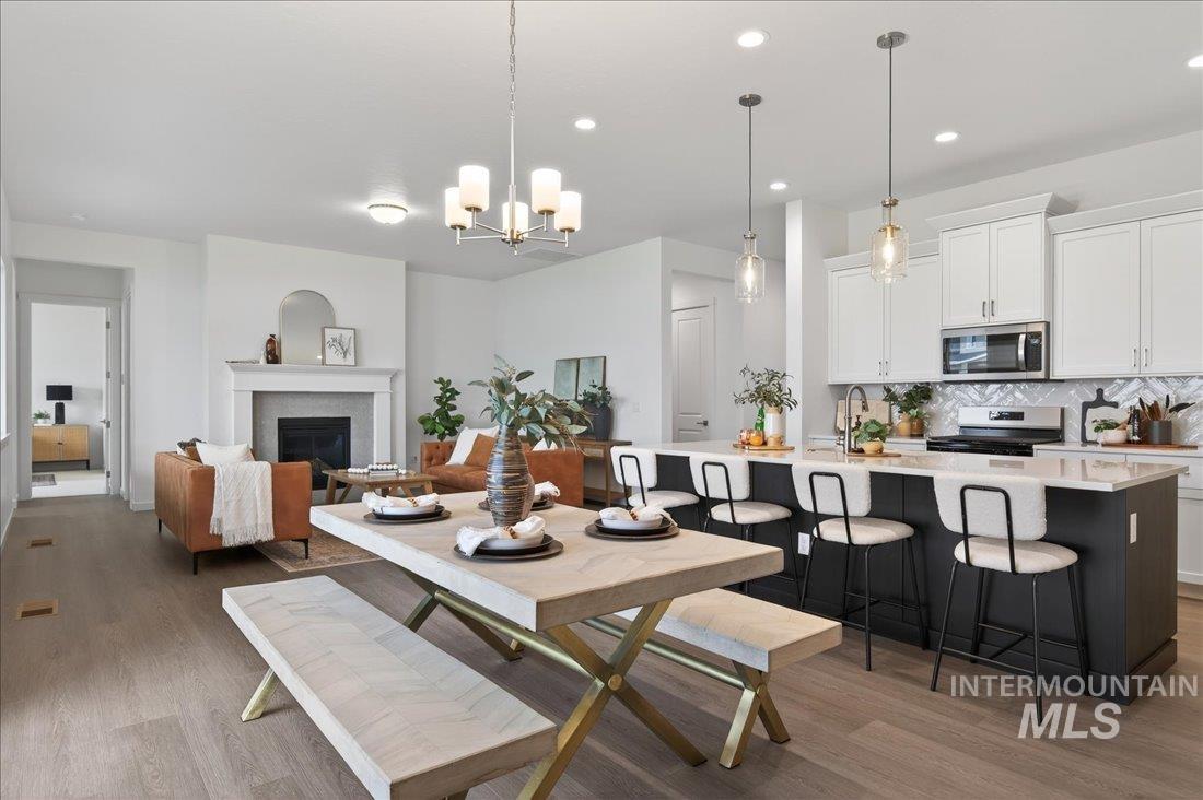 9049 W Purple Martin St, Star, Idaho 83669, 3 Bedrooms, 2.5 Bathrooms, Residential For Sale, Price $604,000,MLS 98976419