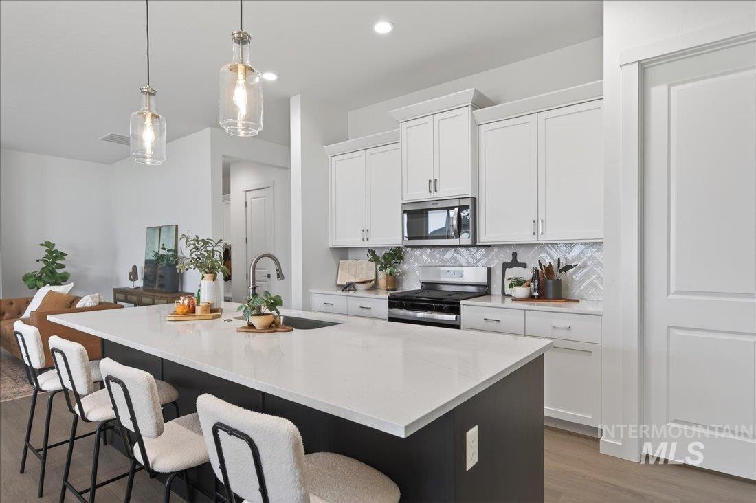 9049 W Purple Martin St, Star, Idaho 83669, 3 Bedrooms, 2.5 Bathrooms, Residential For Sale, Price $604,000,MLS 98976419