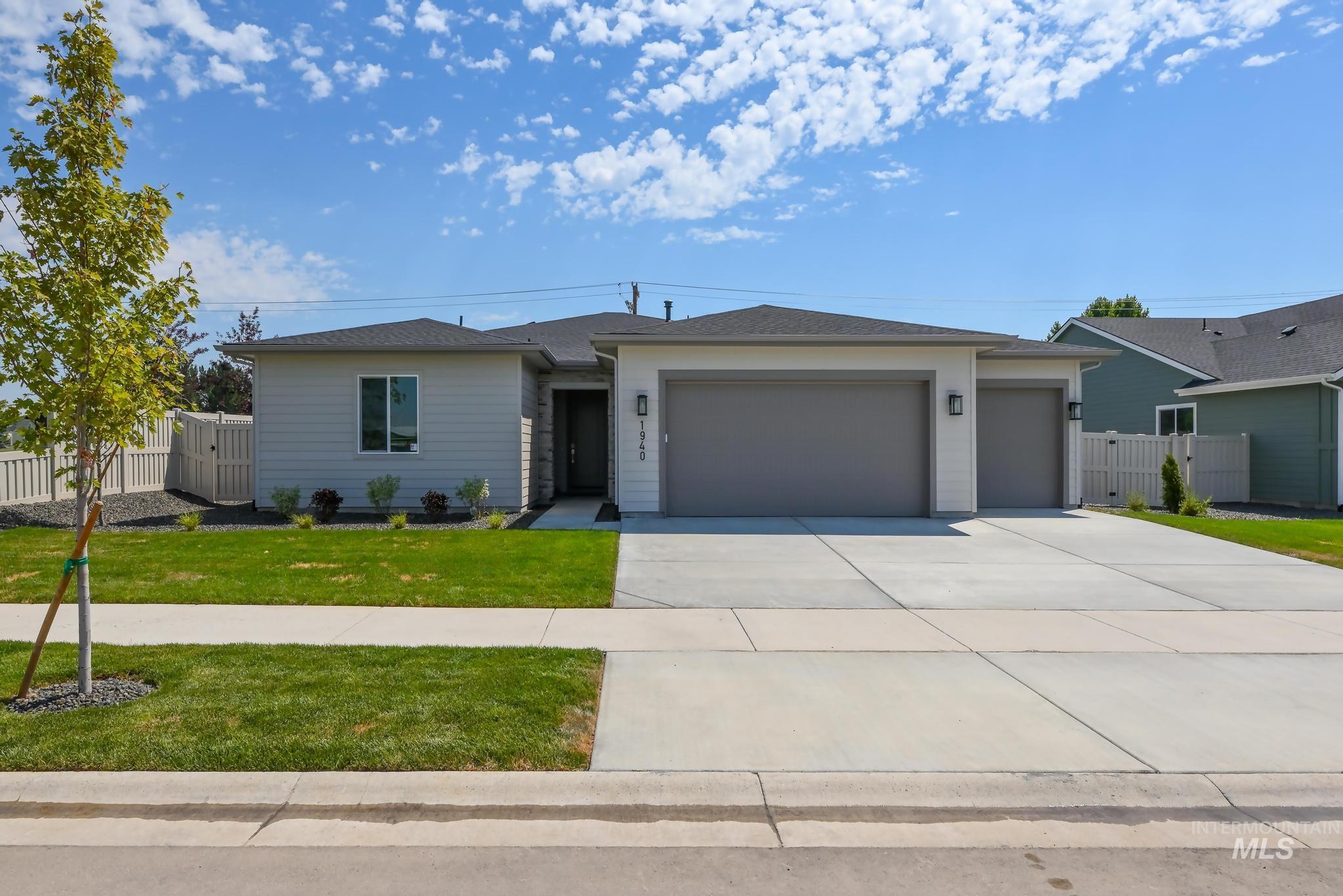 1940 W Chokecherry Ave, Middleton, Idaho 83644, 3 Bedrooms, 2 Bathrooms, Residential For Sale, Price $479,000,MLS 98976421