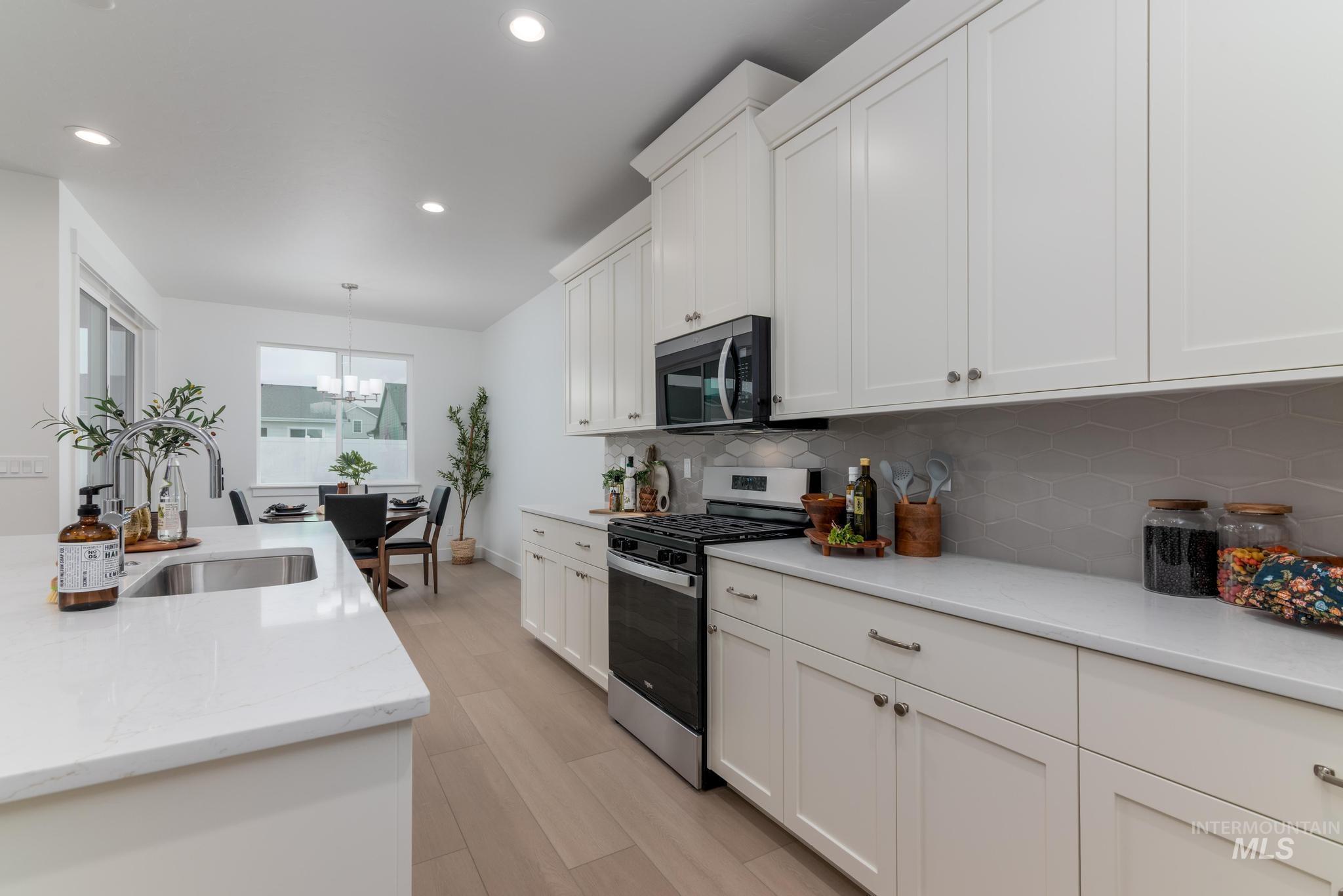 1940 W Chokecherry Ave, Middleton, Idaho 83644, 3 Bedrooms, 2 Bathrooms, Residential For Sale, Price $479,000,MLS 98976421