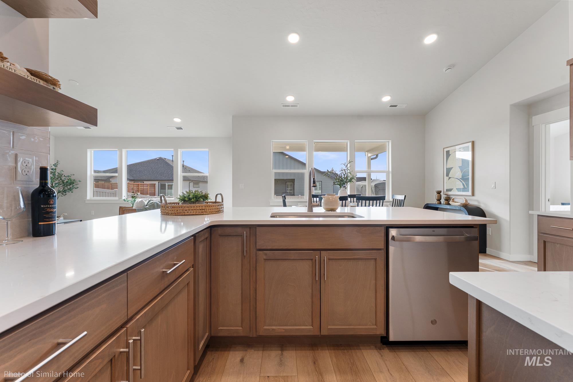 903 S Galloper, Nampa, Idaho 83686, 4 Bedrooms, 2 Bathrooms, Residential For Sale, Price $461,990,MLS 98976422