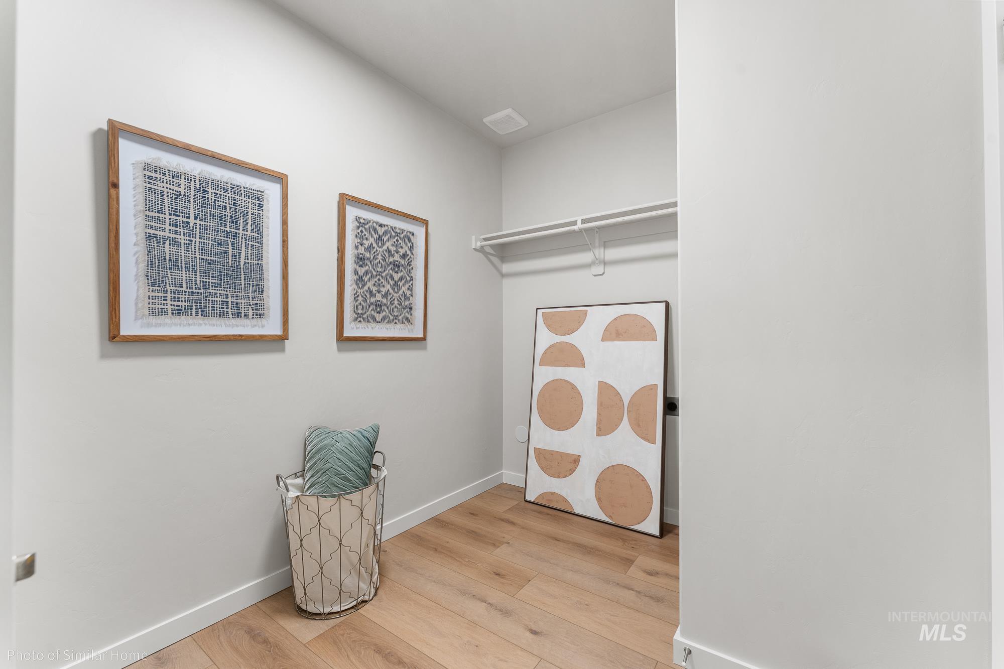 903 S Galloper, Nampa, Idaho 83686, 4 Bedrooms, 2 Bathrooms, Residential For Sale, Price $461,990,MLS 98976422