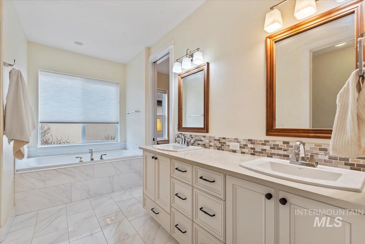 2573 S Palmatier Way, Boise, Idaho 83716, 3 Bedrooms, 2.5 Bathrooms, Residential For Sale, Price $899,900, 98976428