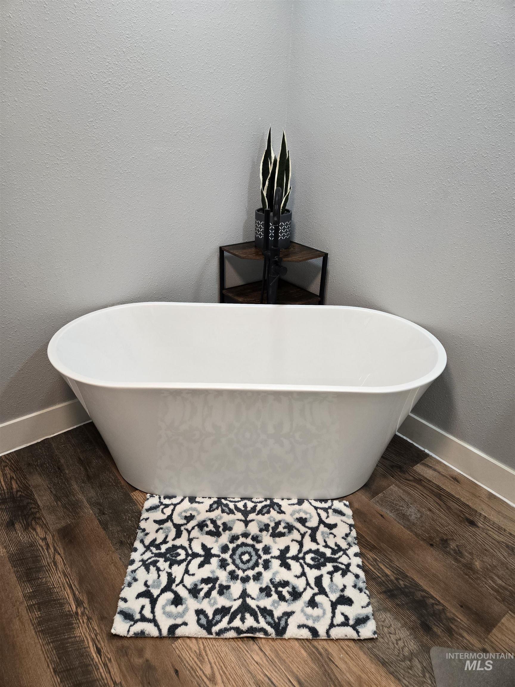 924 Olds Ferry Road, Weiser, Idaho 83672, 4 Bedrooms, 3 Bathrooms, Residential For Sale, Price $575,000, 98976433