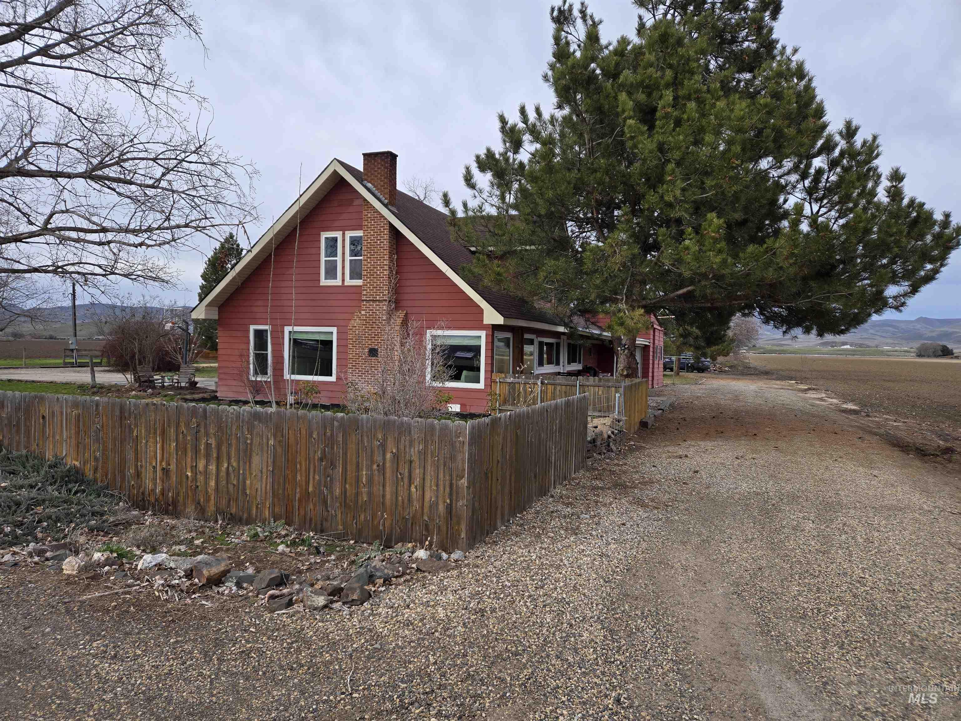 924 Olds Ferry Road, Weiser, Idaho 83672, 4 Bedrooms, 3 Bathrooms, Residential For Sale, Price $575,000, 98976433