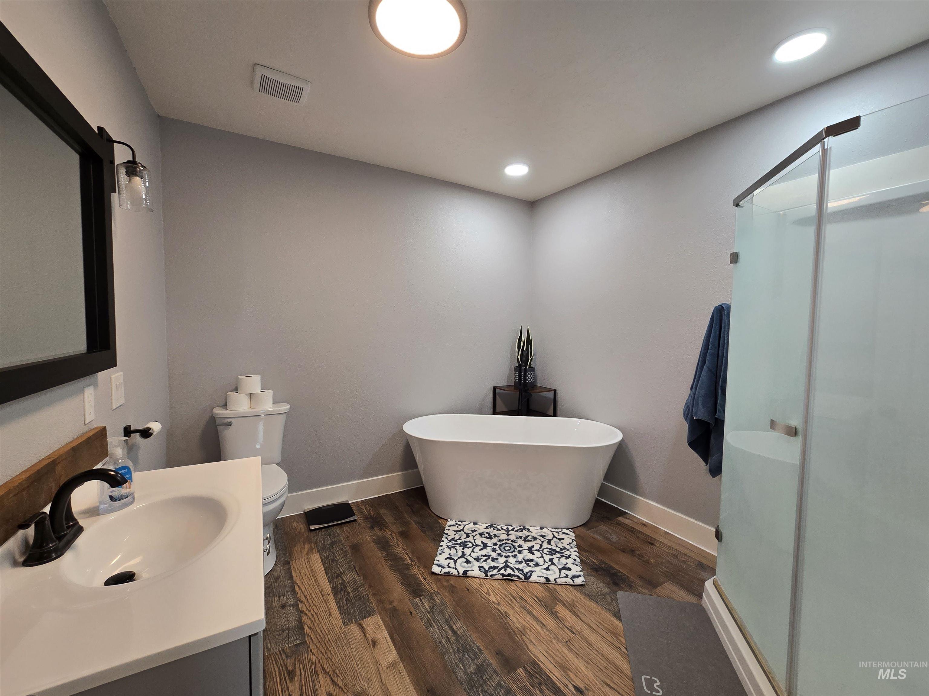 924 Olds Ferry Road, Weiser, Idaho 83672, 4 Bedrooms, 3 Bathrooms, Residential For Sale, Price $575,000, 98976433