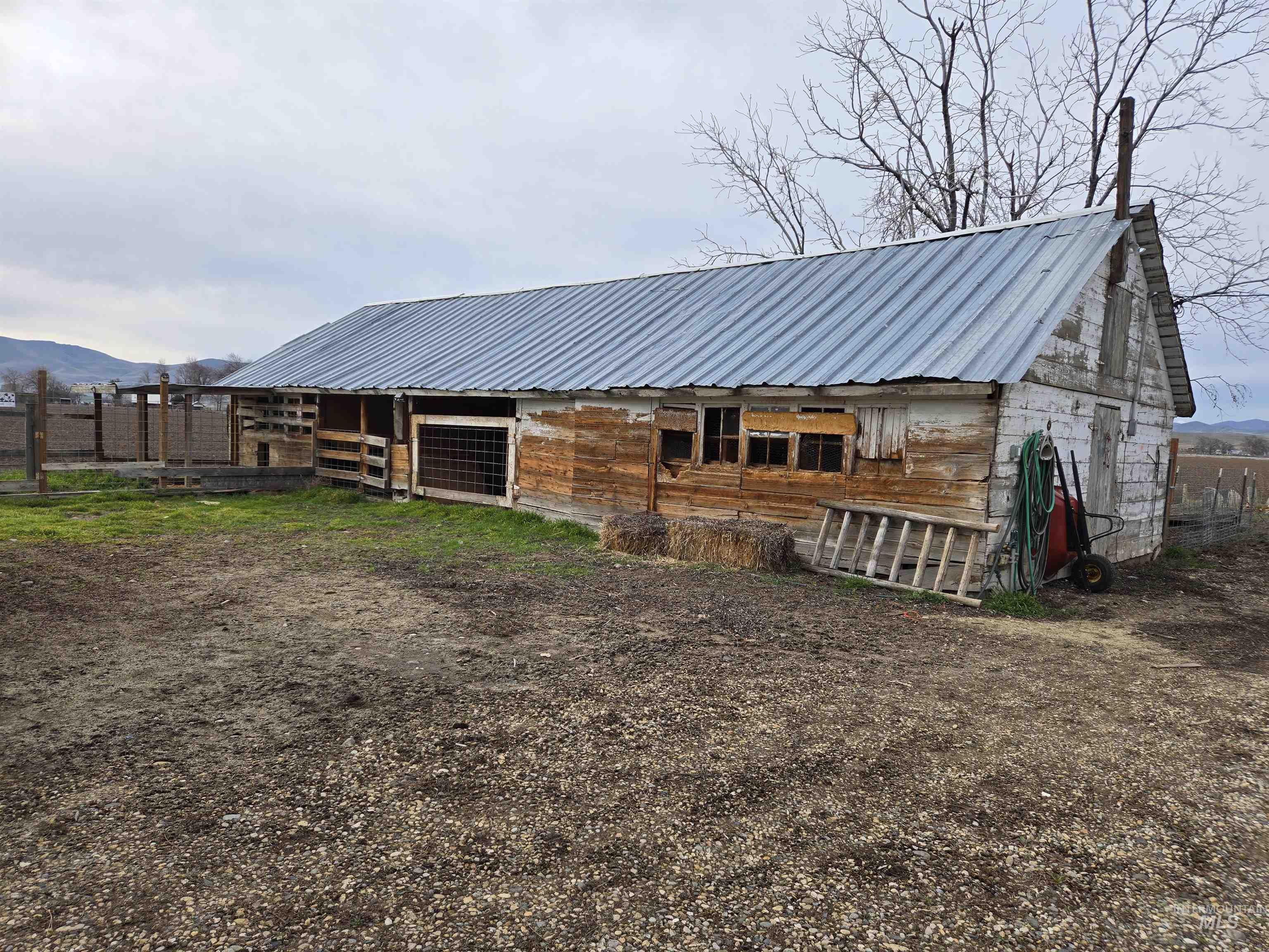 924 Olds Ferry Road, Weiser, Idaho 83672, 4 Bedrooms, 3 Bathrooms, Residential For Sale, Price $575,000, 98976433