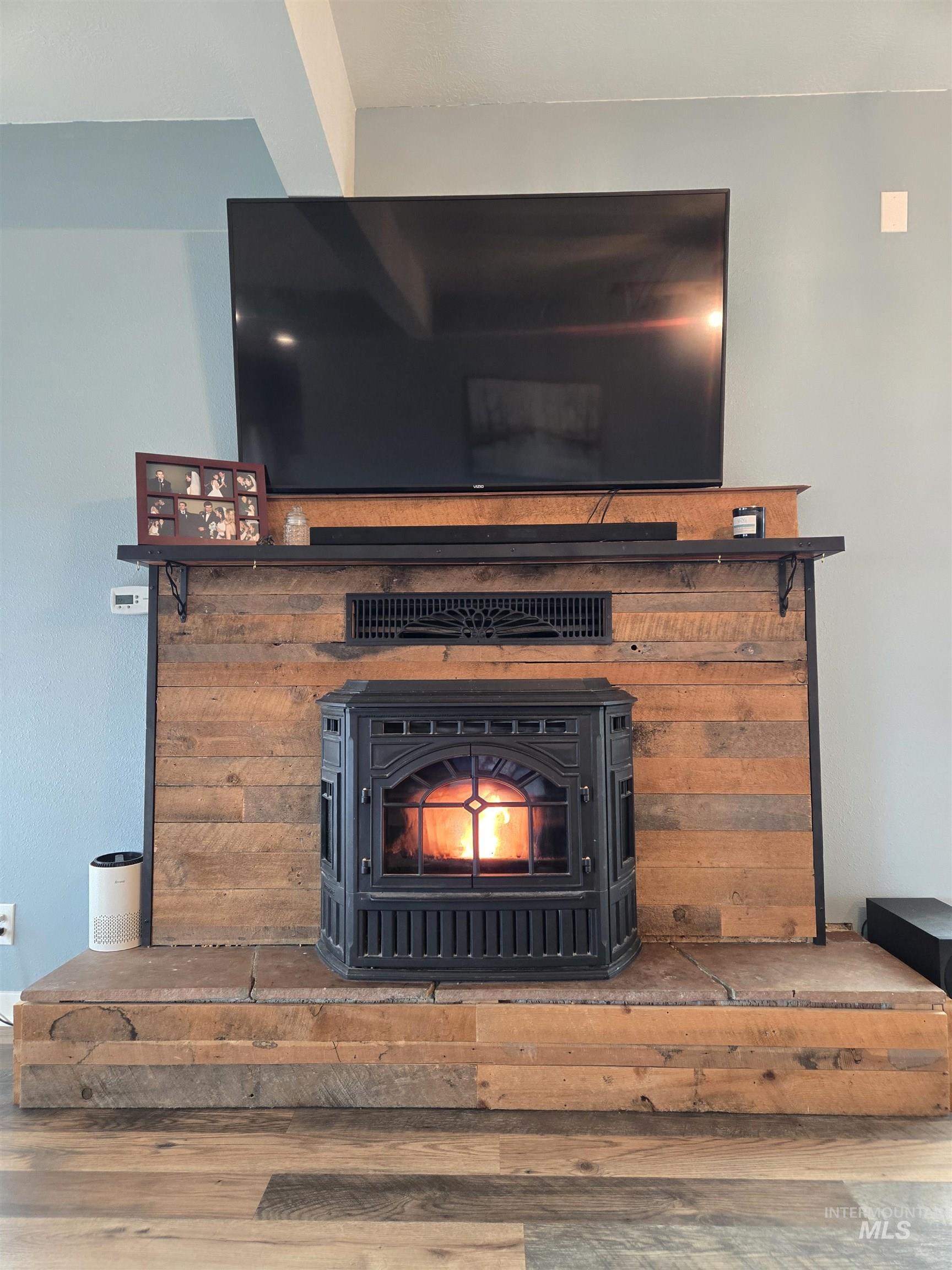 924 Olds Ferry Road, Weiser, Idaho 83672, 4 Bedrooms, 3 Bathrooms, Residential For Sale, Price $575,000, 98976433