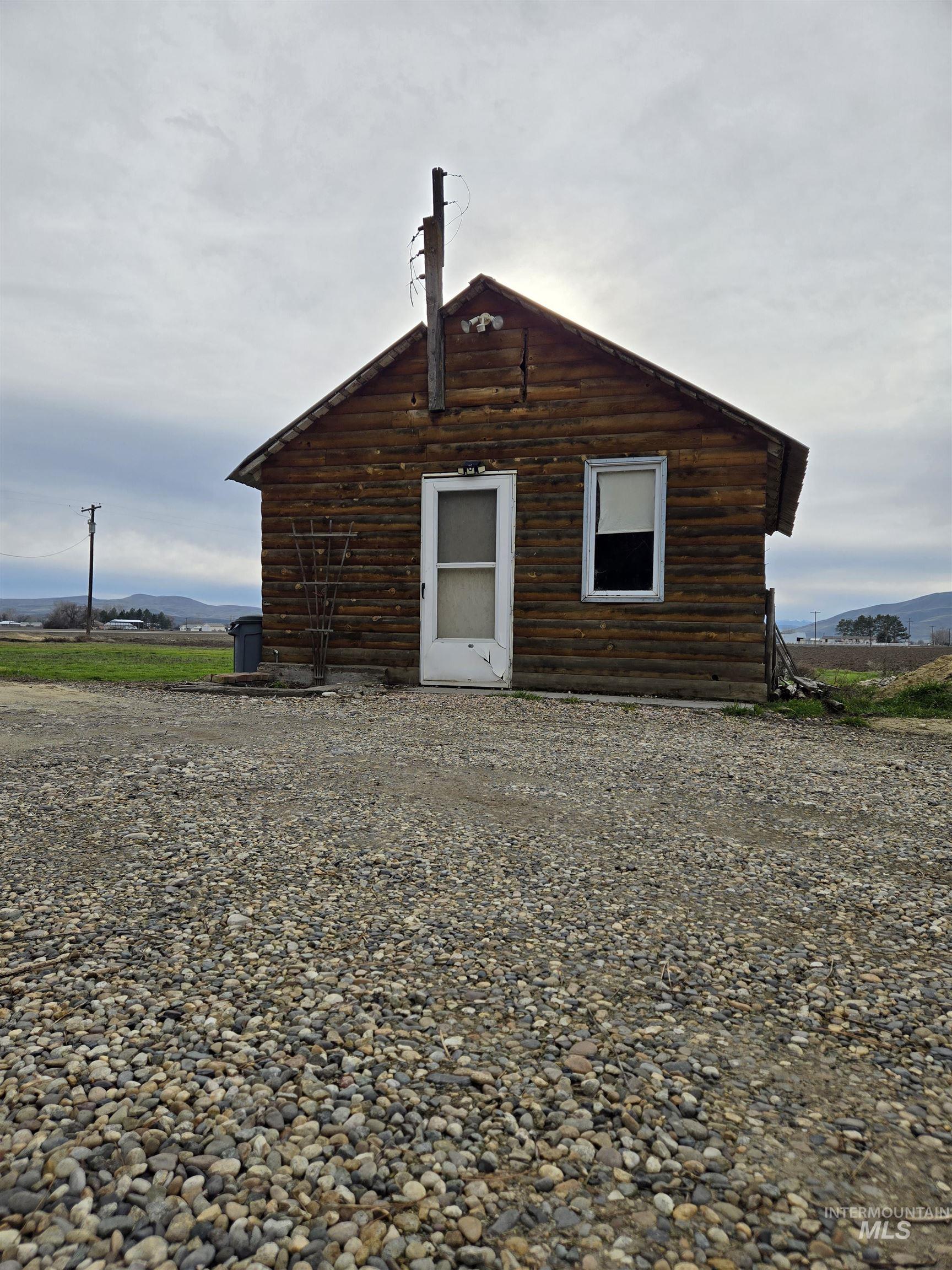 924 Olds Ferry Road, Weiser, Idaho 83672, 4 Bedrooms, 3 Bathrooms, Residential For Sale, Price $575,000, 98976433