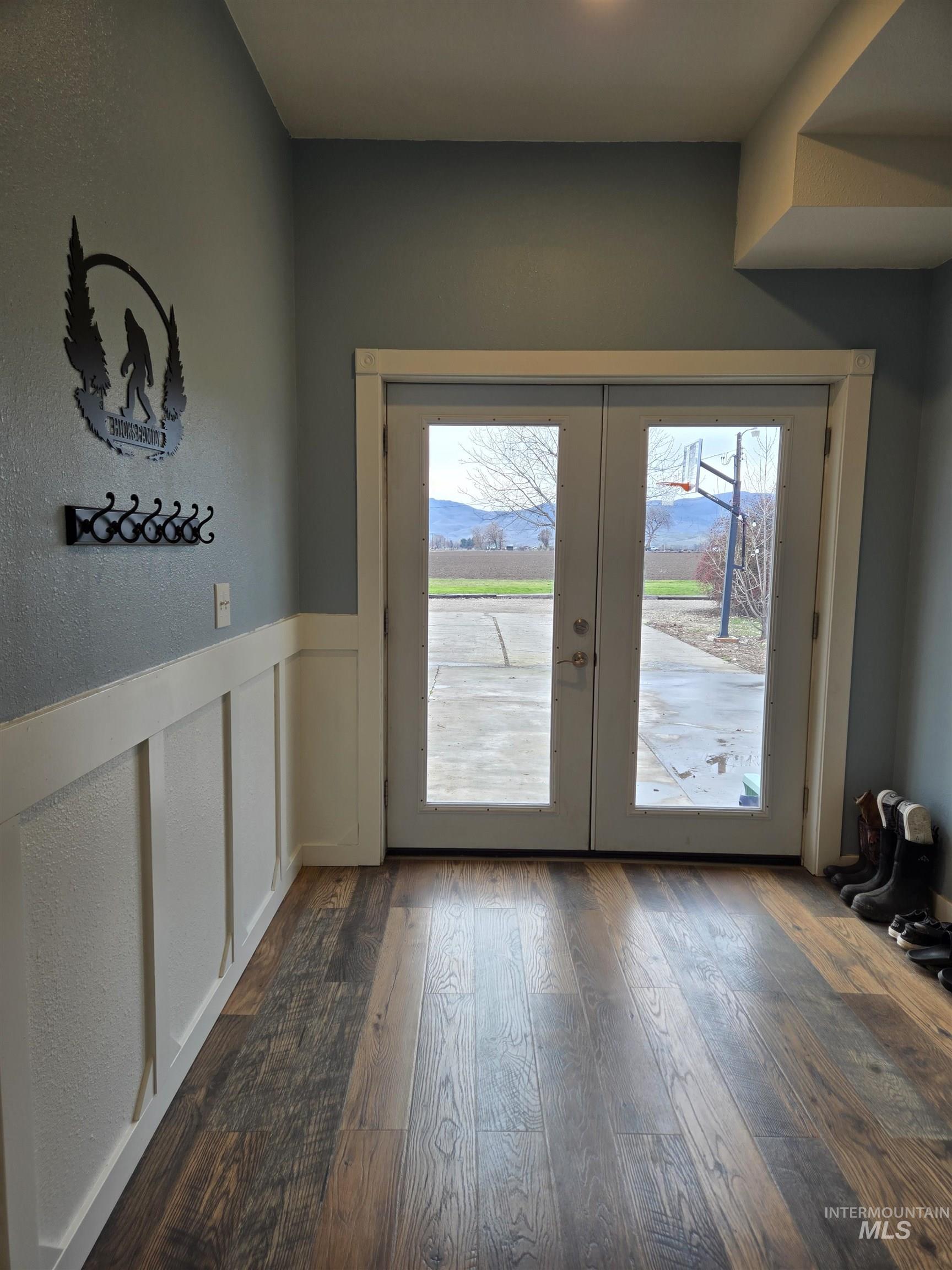 924 Olds Ferry Road, Weiser, Idaho 83672, 4 Bedrooms, 3 Bathrooms, Residential For Sale, Price $575,000, 98976433