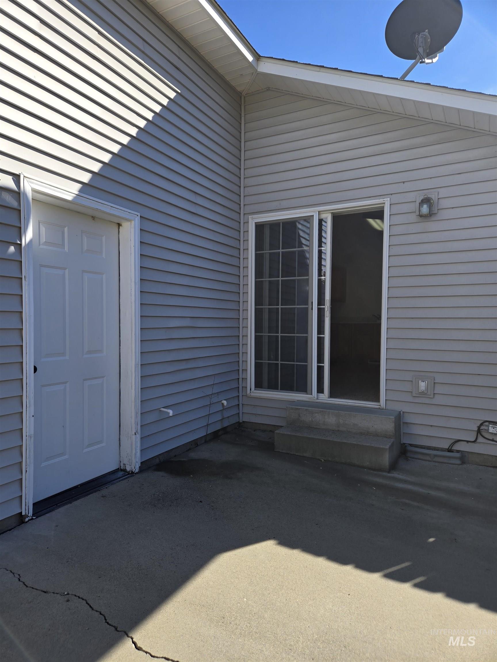 183 SW 18th St., Ontario, Oregon 97914, 3 Bedrooms, 2 Bathrooms, Residential For Sale, Price $284,900, 98976435