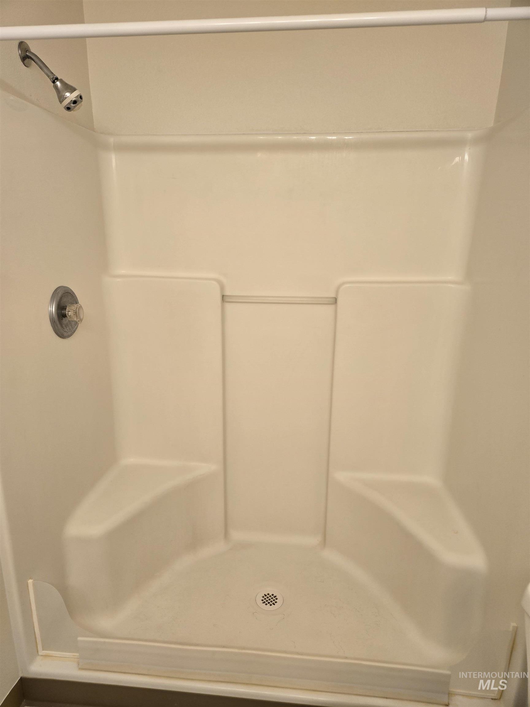 183 SW 18th St., Ontario, Oregon 97914, 3 Bedrooms, 2 Bathrooms, Residential For Sale, Price $284,900, 98976435