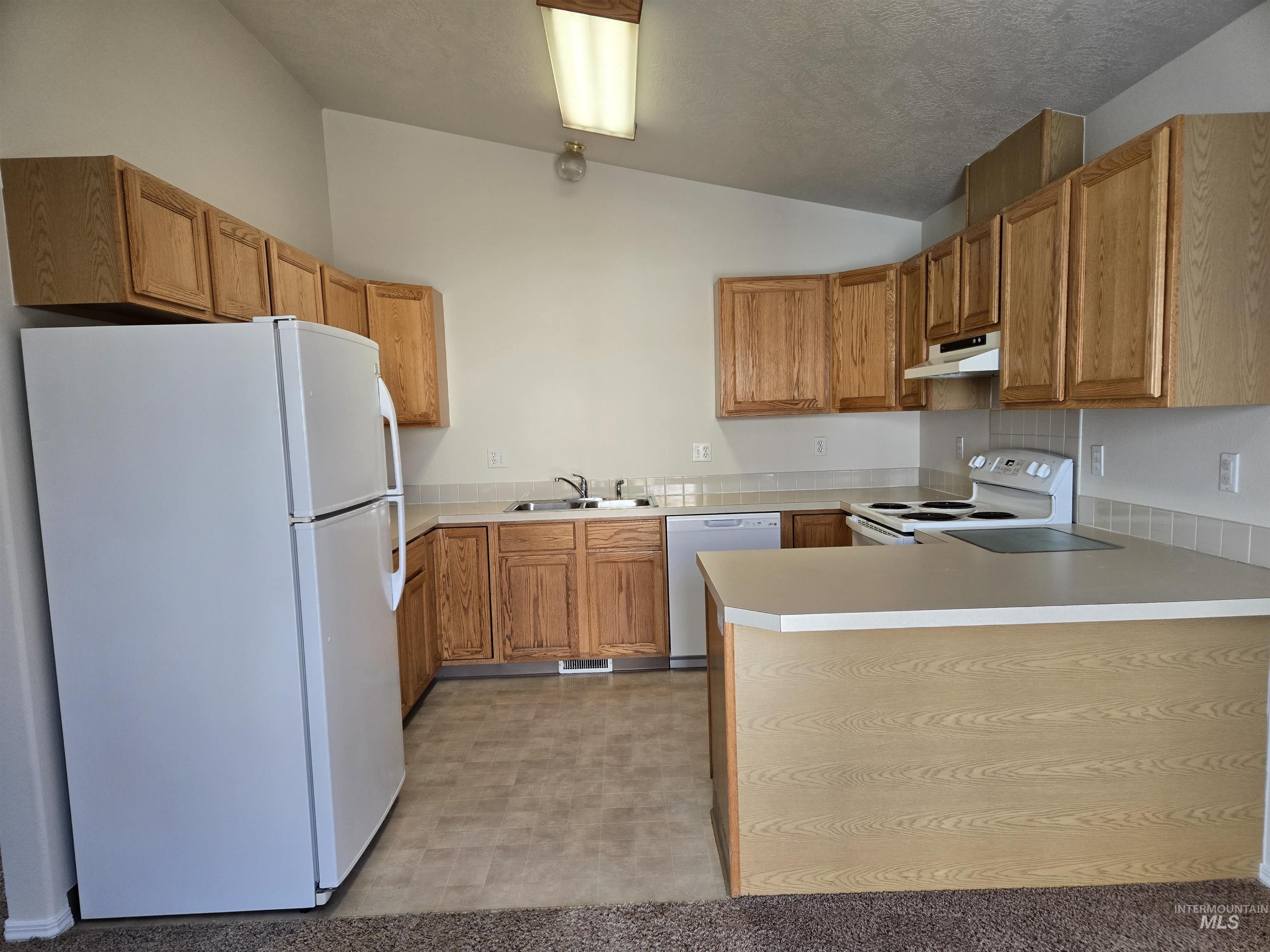 183 SW 18th St., Ontario, Oregon 97914, 3 Bedrooms, 2 Bathrooms, Residential For Sale, Price $284,900, 98976435