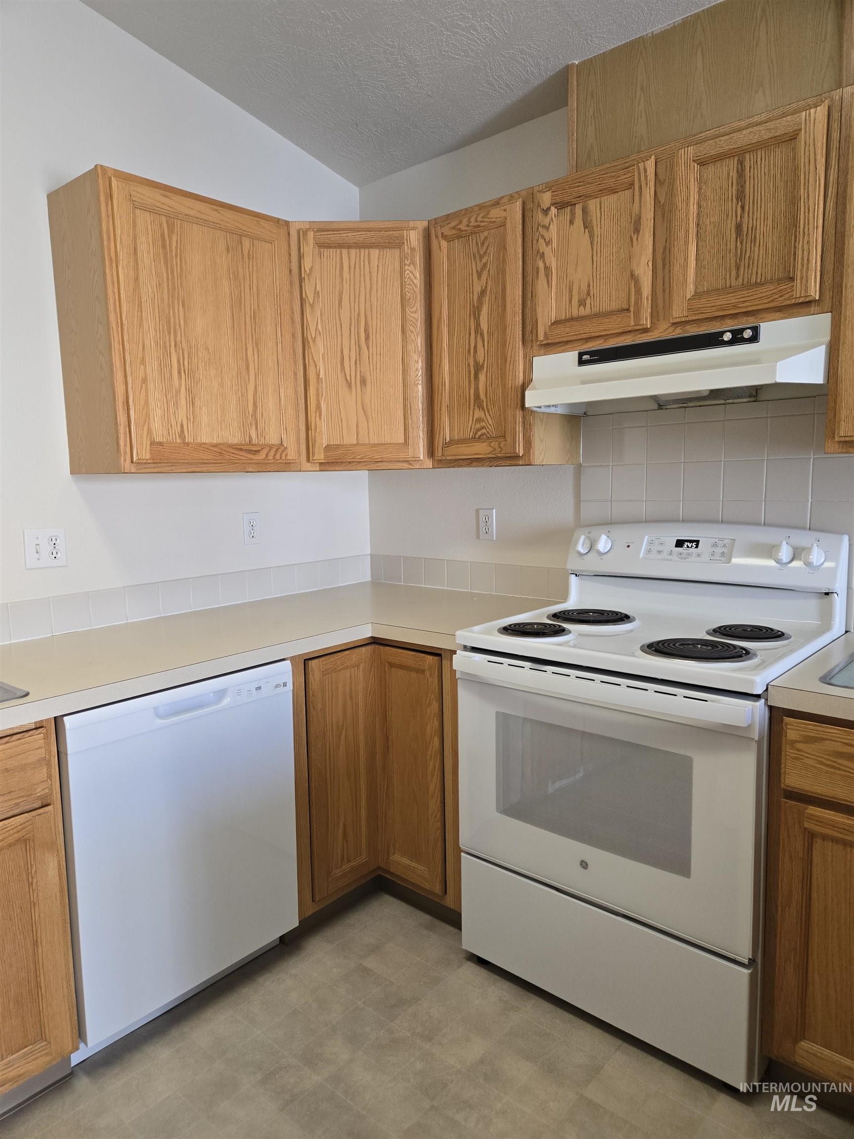 183 SW 18th St., Ontario, Oregon 97914, 3 Bedrooms, 2 Bathrooms, Residential For Sale, Price $284,900, 98976435